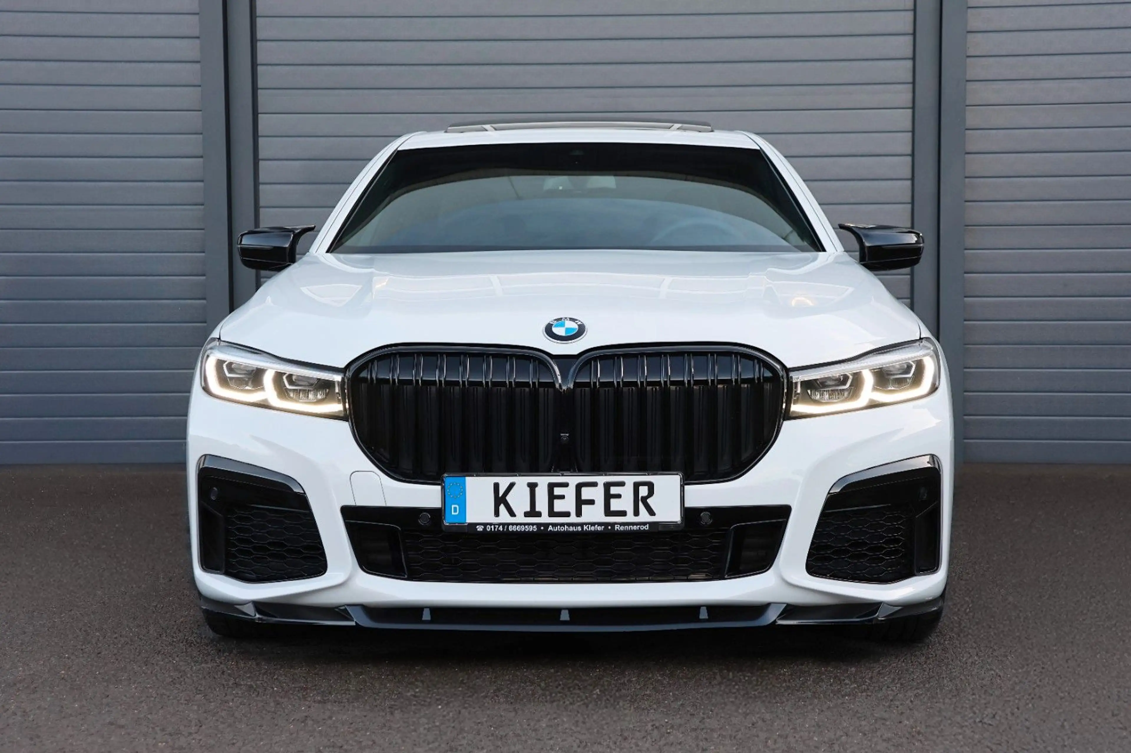 BMW 740 Li M/H&K/360/APPLE/SHZ/PANO/LUFT/Adapt.LED/20 — photo 2