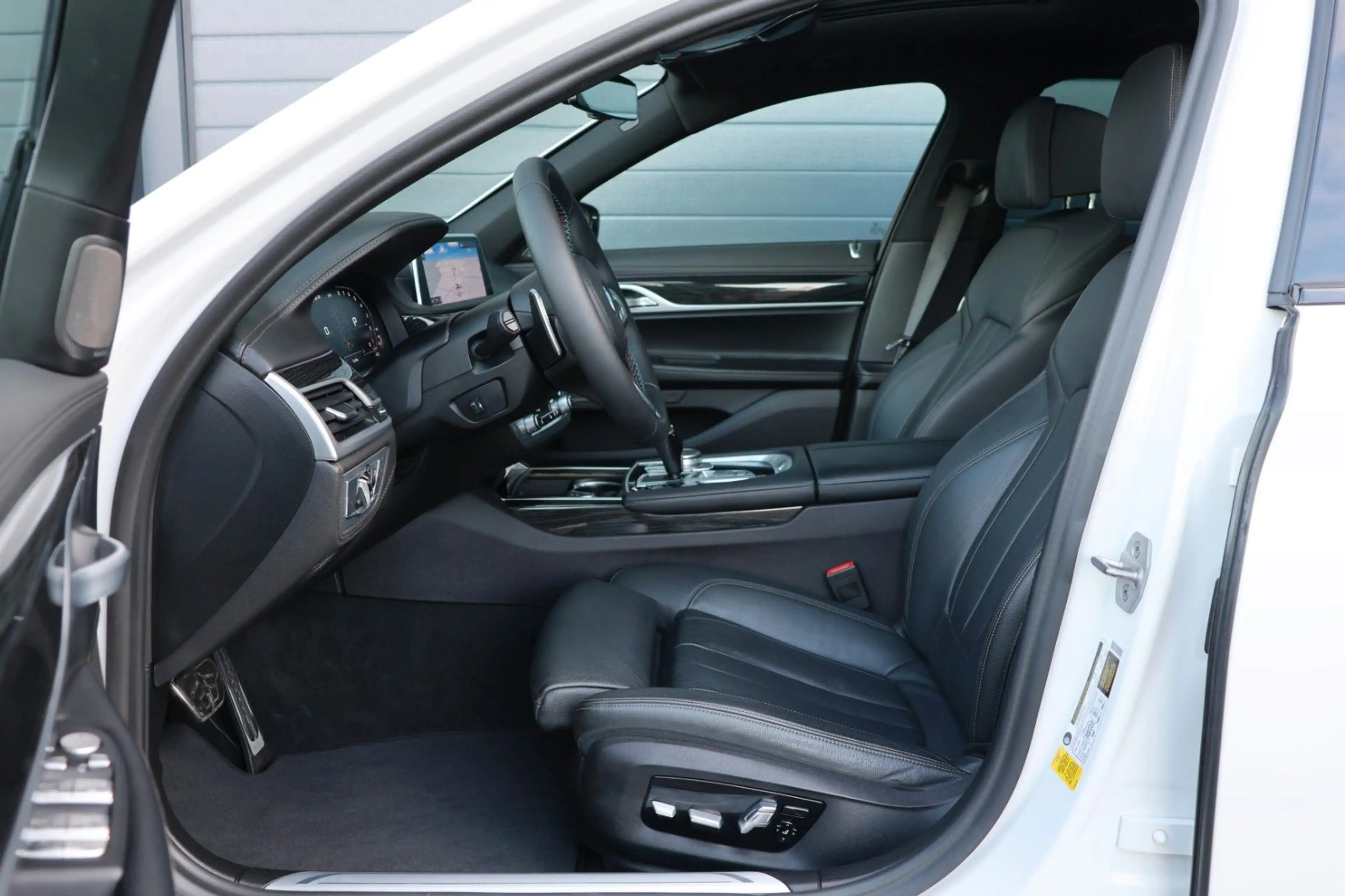 BMW 740 Li M/H&K/360/APPLE/SHZ/PANO/LUFT/Adapt.LED/20 — photo 14