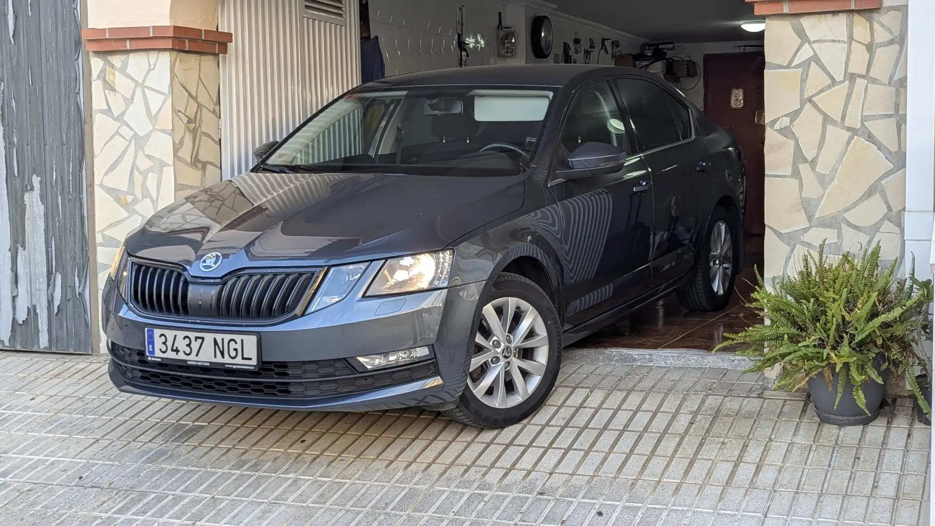 Skoda Octavia 2.0 TDI DSG Ambition - 2