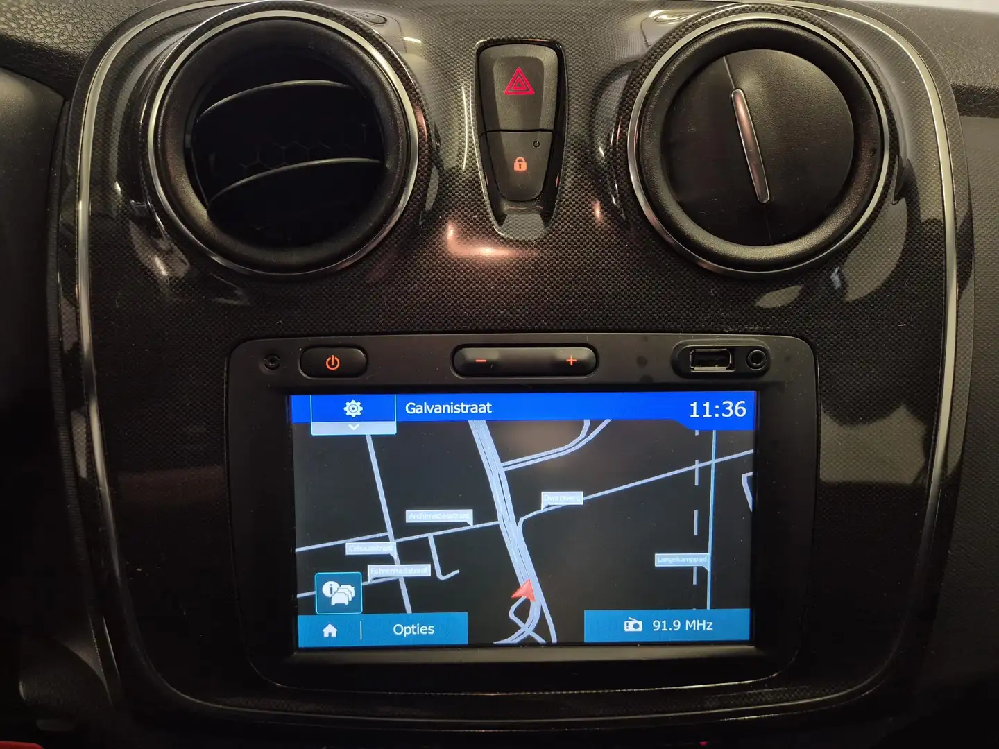 Dacia Sandero 0.9 TCe Bi-Fuel Laureate | Navigatie | Licht Metal Blanc - 2