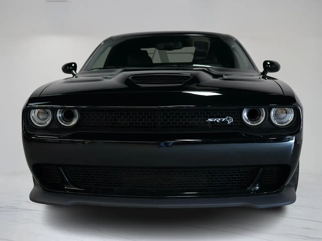 Dodge Challenger снимка Dodge Challenger