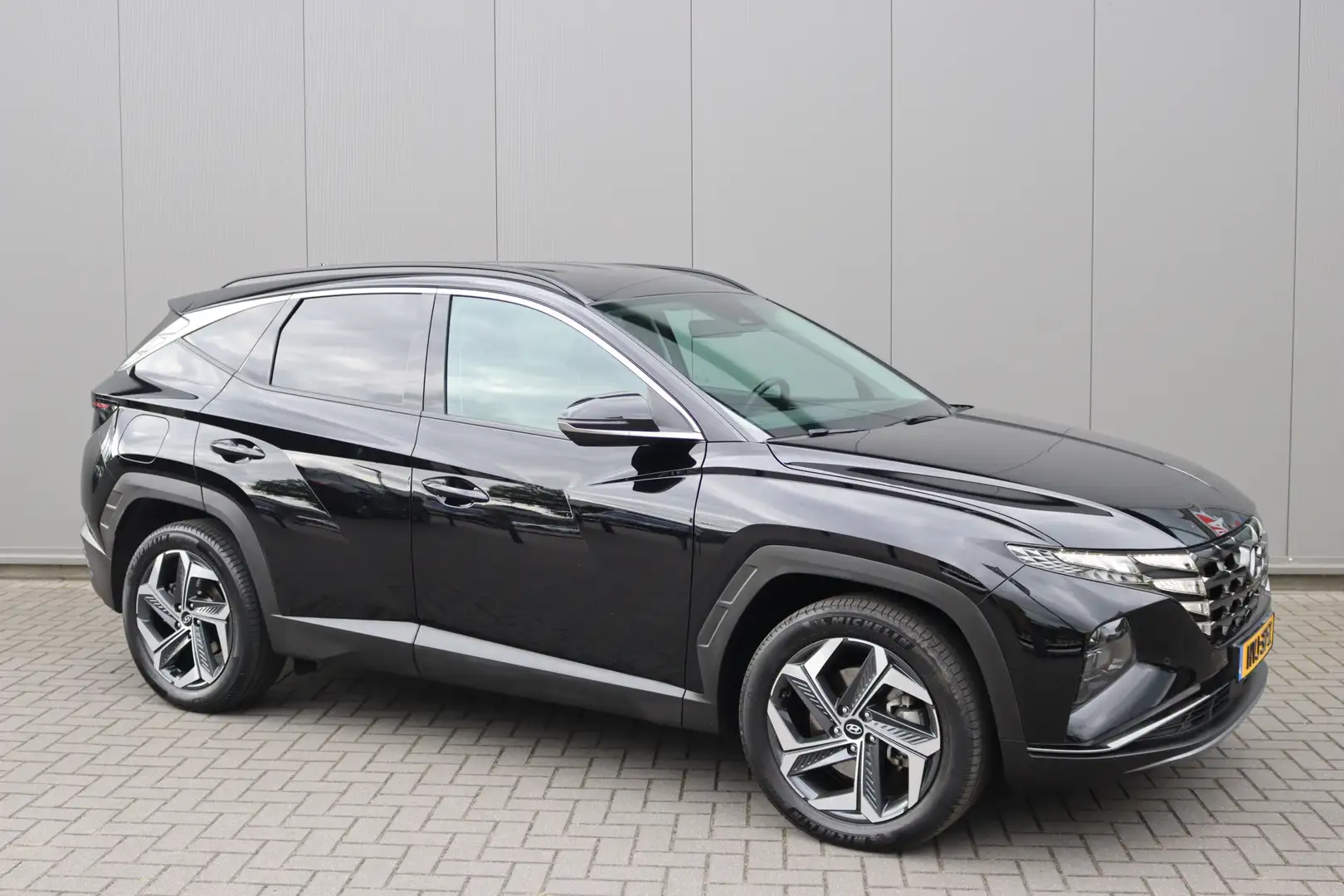 Hyundai TUCSON 1.6 T-GDI PHEV 265PK 4WD Comfort Smart Navigatie/C Zwart - 2