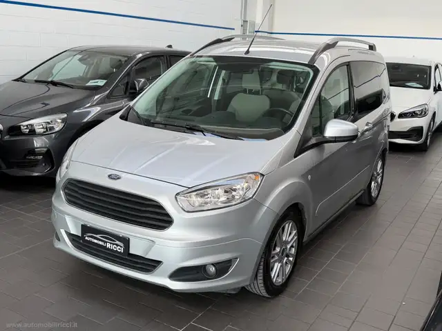 Ford Tourneo Courier 1.0 EcoBoost 100 CV TITANIUM