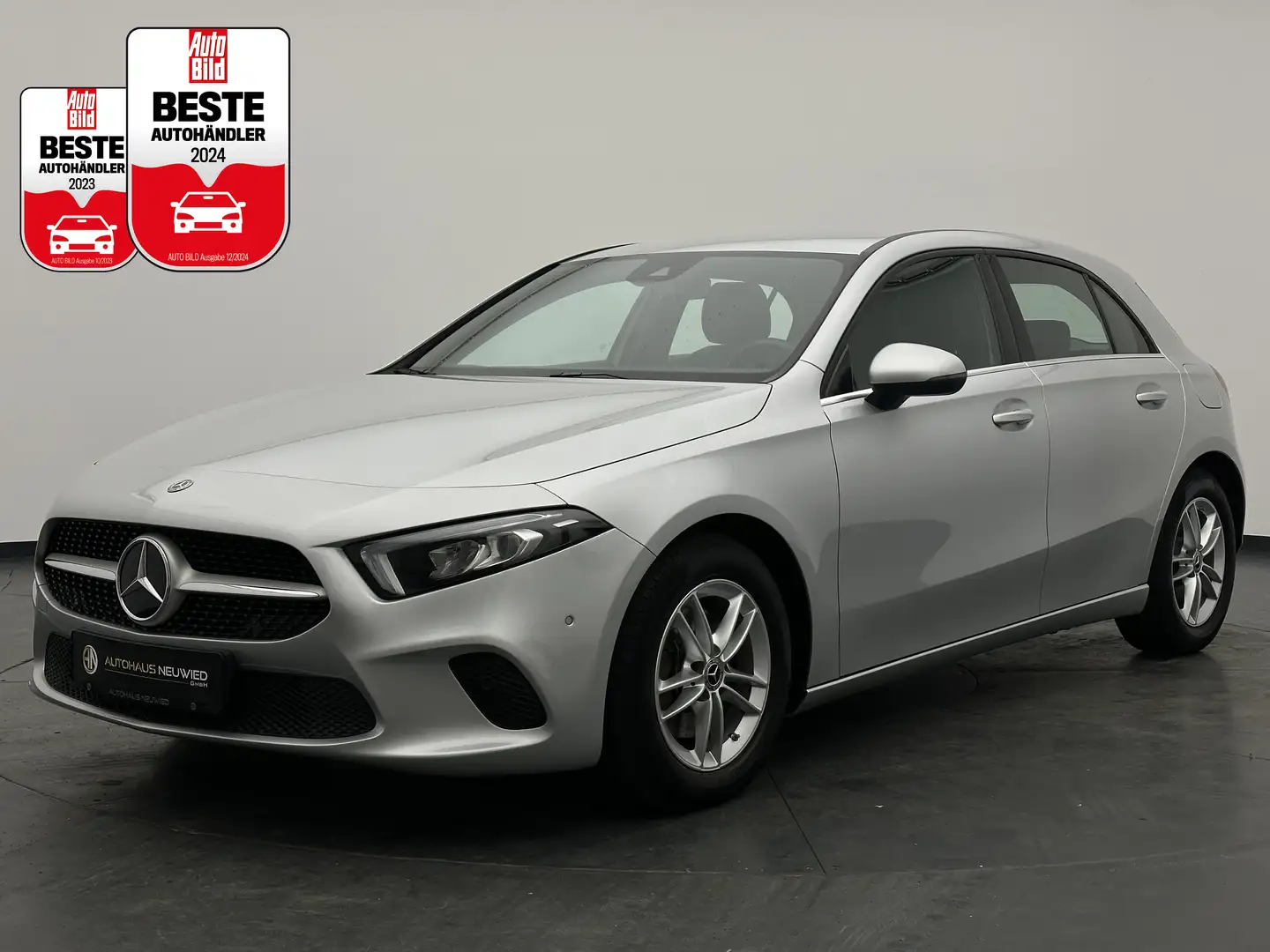 Mercedes-Benz A 200 A 200 d 8G-DCT Style +NAV+DISTRONIC+AHK+LED-HP+ Zilver - 1