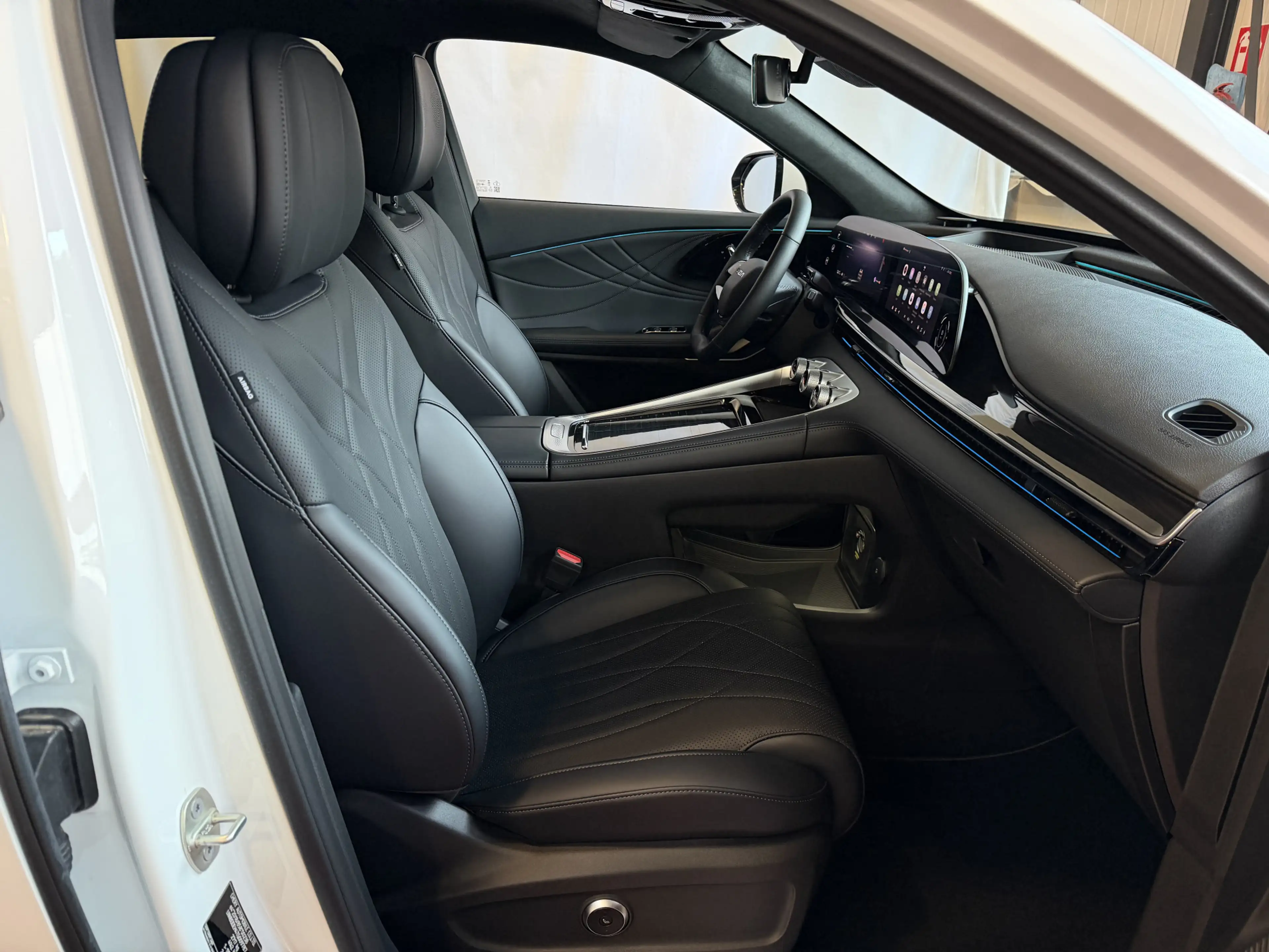 Omoda 9 OMODA 9 PREMIUM AWD 538 PK | Stary White | FABRIEK — photo 34