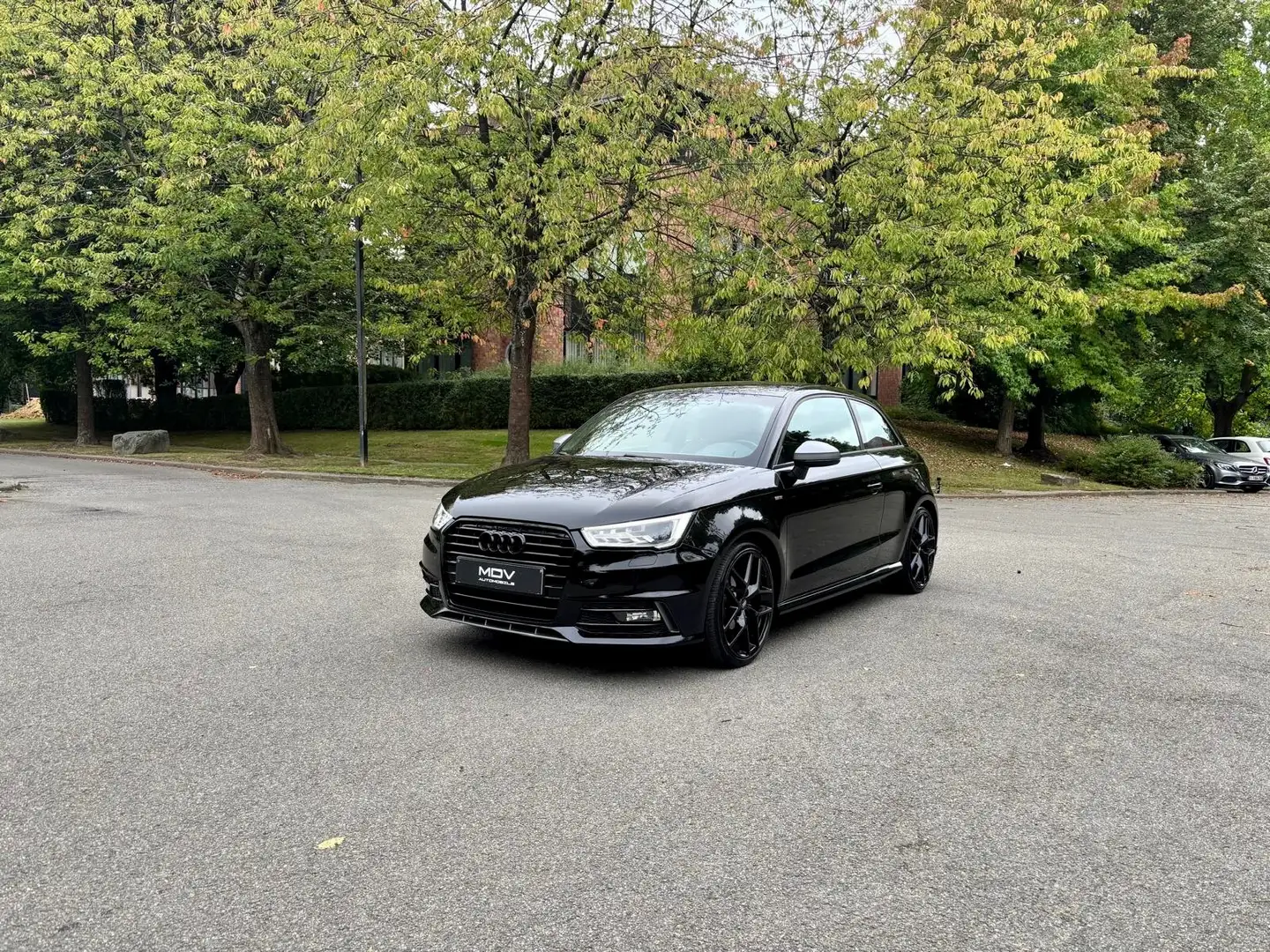 Audi A1 1.0 TFSI S Line  S tronic  * Led / Key-less Navi * Noir - 2