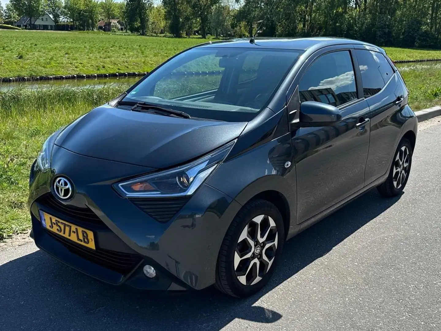 Toyota Aygo Aygo 1.0 VVT-i x-joy - 1