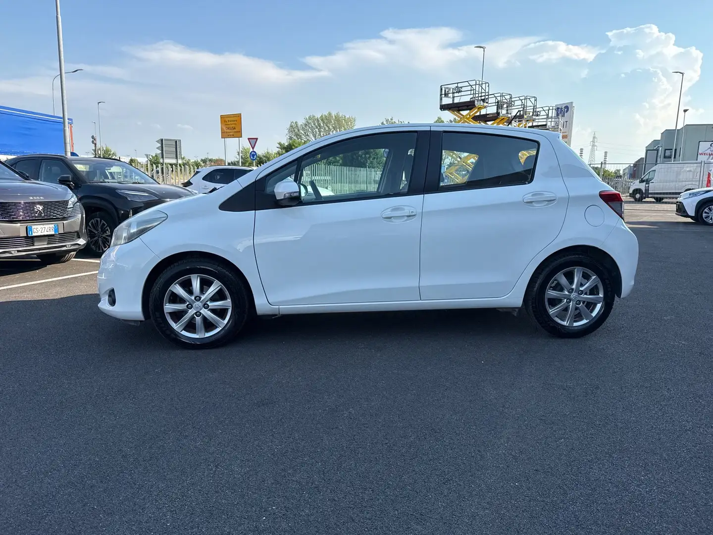 Toyota Yaris Yaris 1.0 5 porte Lounge Wit - 2