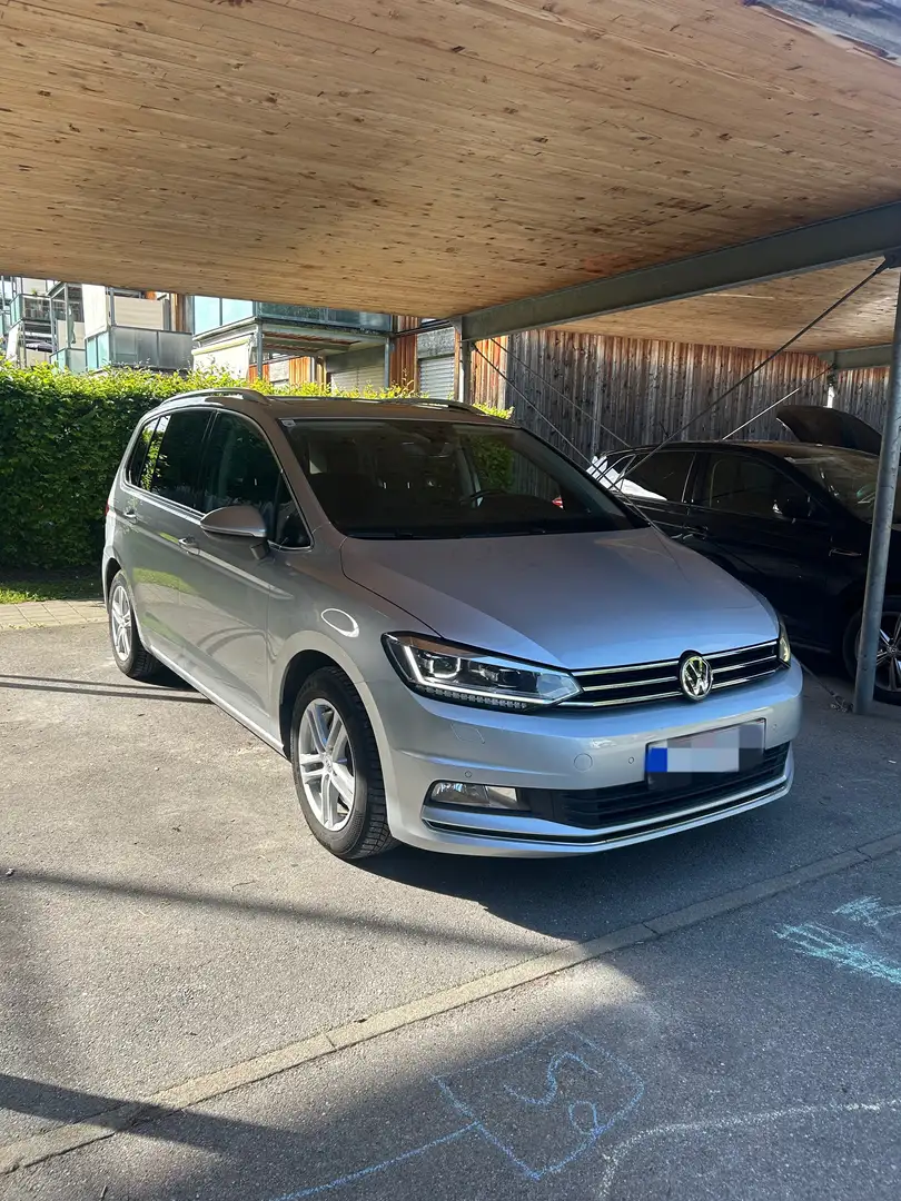 Volkswagen Touran Highline 2,0 SCR TDI DSG - 1