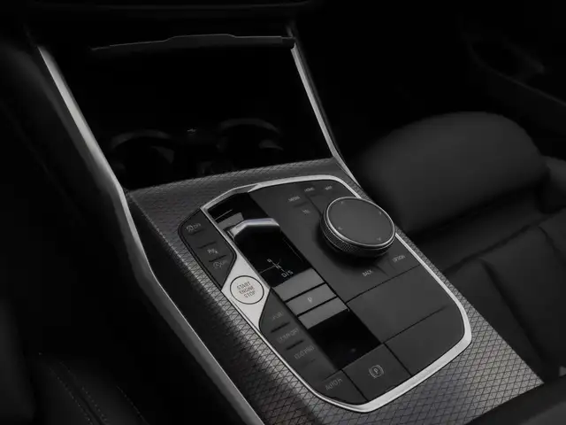 BMW 3 Series view 23