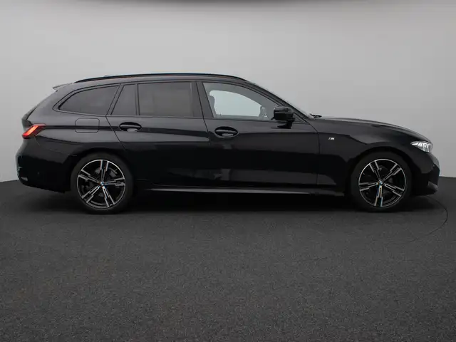 BMW 3 Series view 5