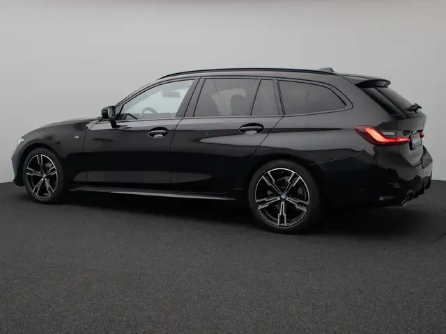 BMW 3 Series view 10
