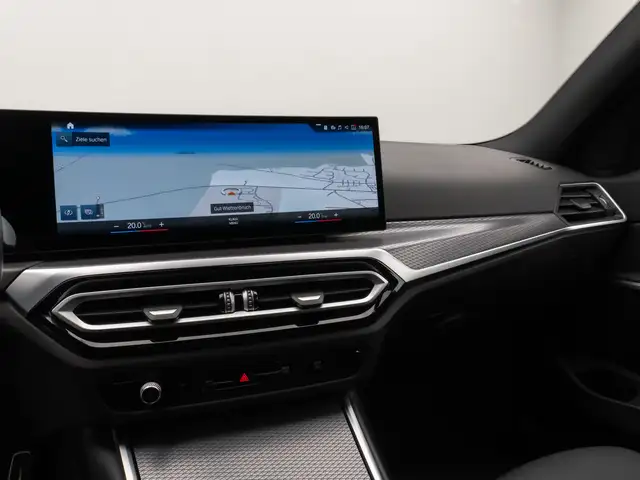 BMW 3 Series view 22