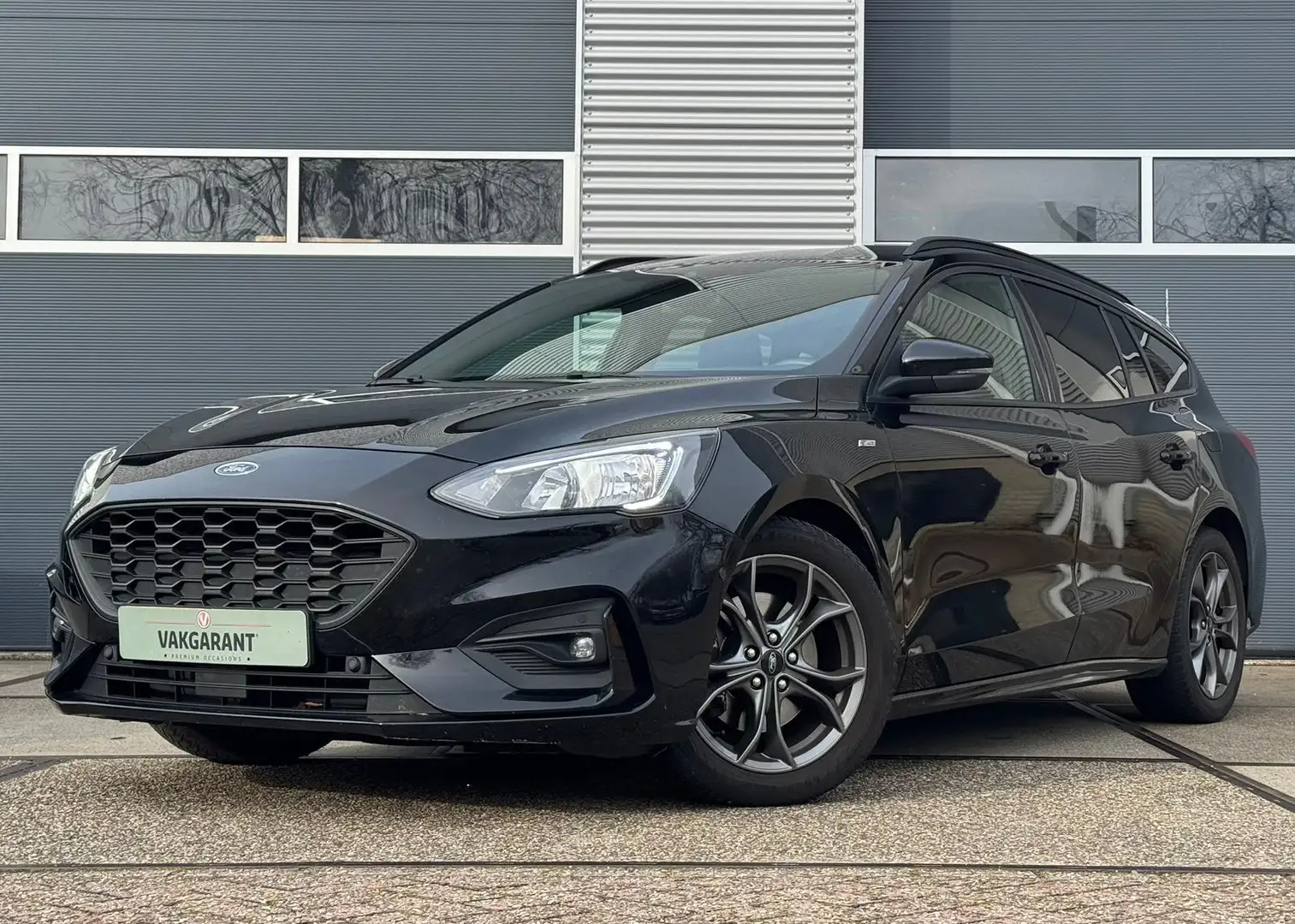 Ford Focus Wagon 1.5 EcoBoost Titanium Business |Camera |Stoe Zwart - 1