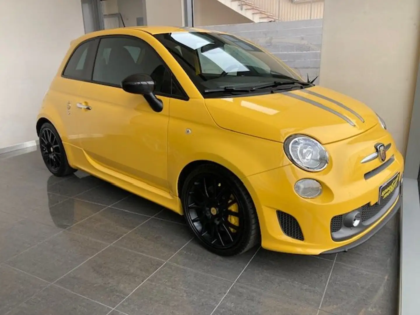 Abarth 695 Tributo Ferrari Giallo Modena UNICO PROPRIETARIO Желтый - 2
