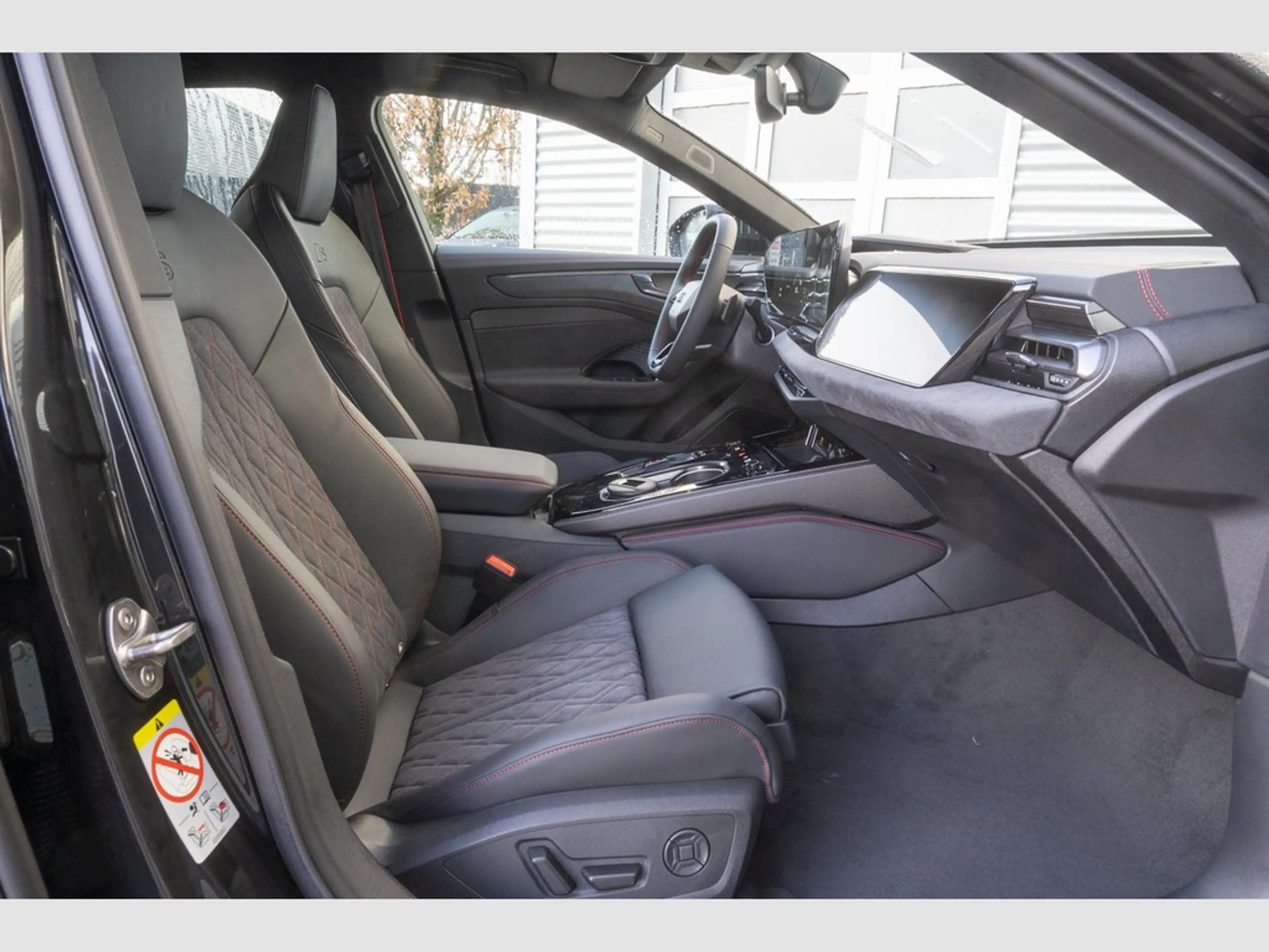Audi A6 Avant S line quattro 'MatrixLED|Stanheiz|AHK|B&O — photo 7