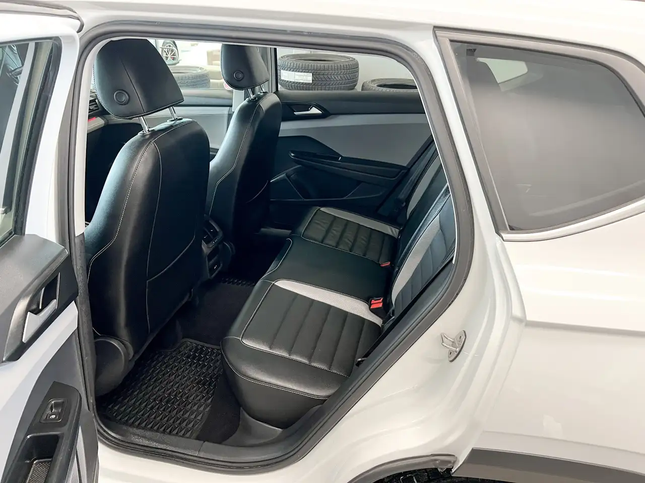Volkswagen Taos снимка Volkswagen Taos