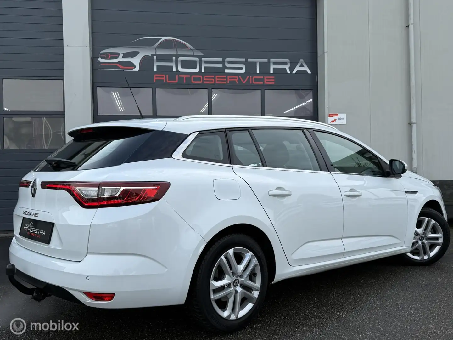 Renault Megane Estate 1.2 TCe Limited Aut. Stoelverw Trekhk Weiß - 2