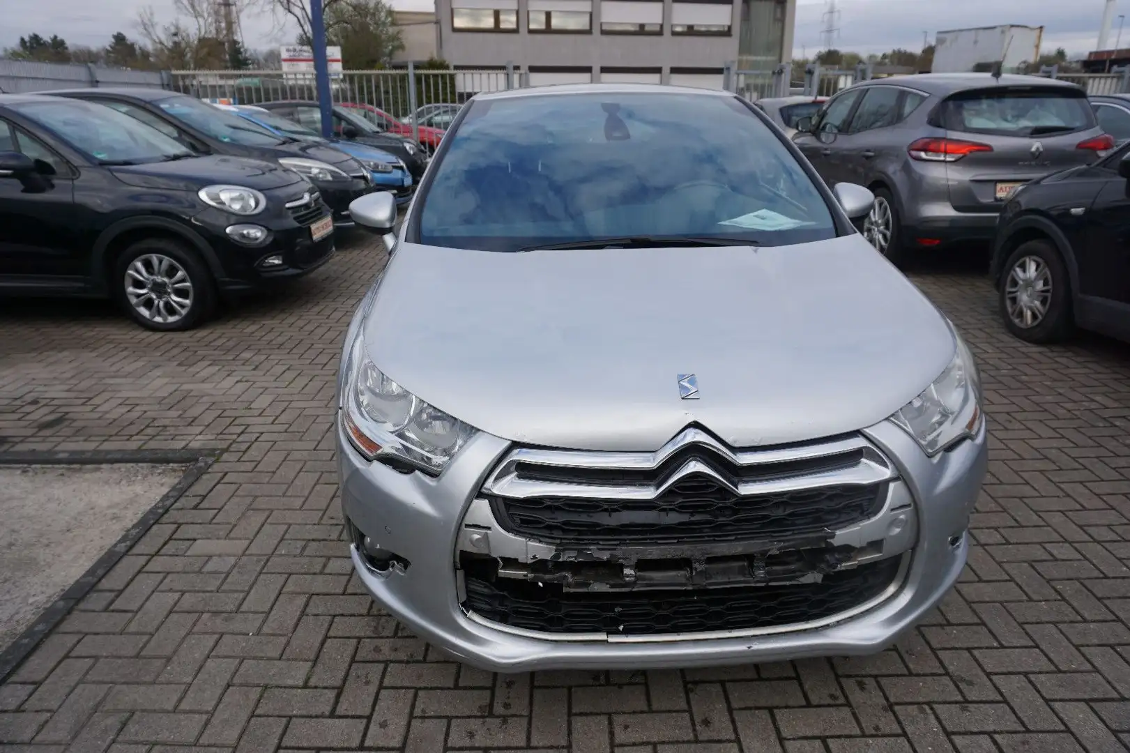 Citroen DS4 SportChic Grau - 2