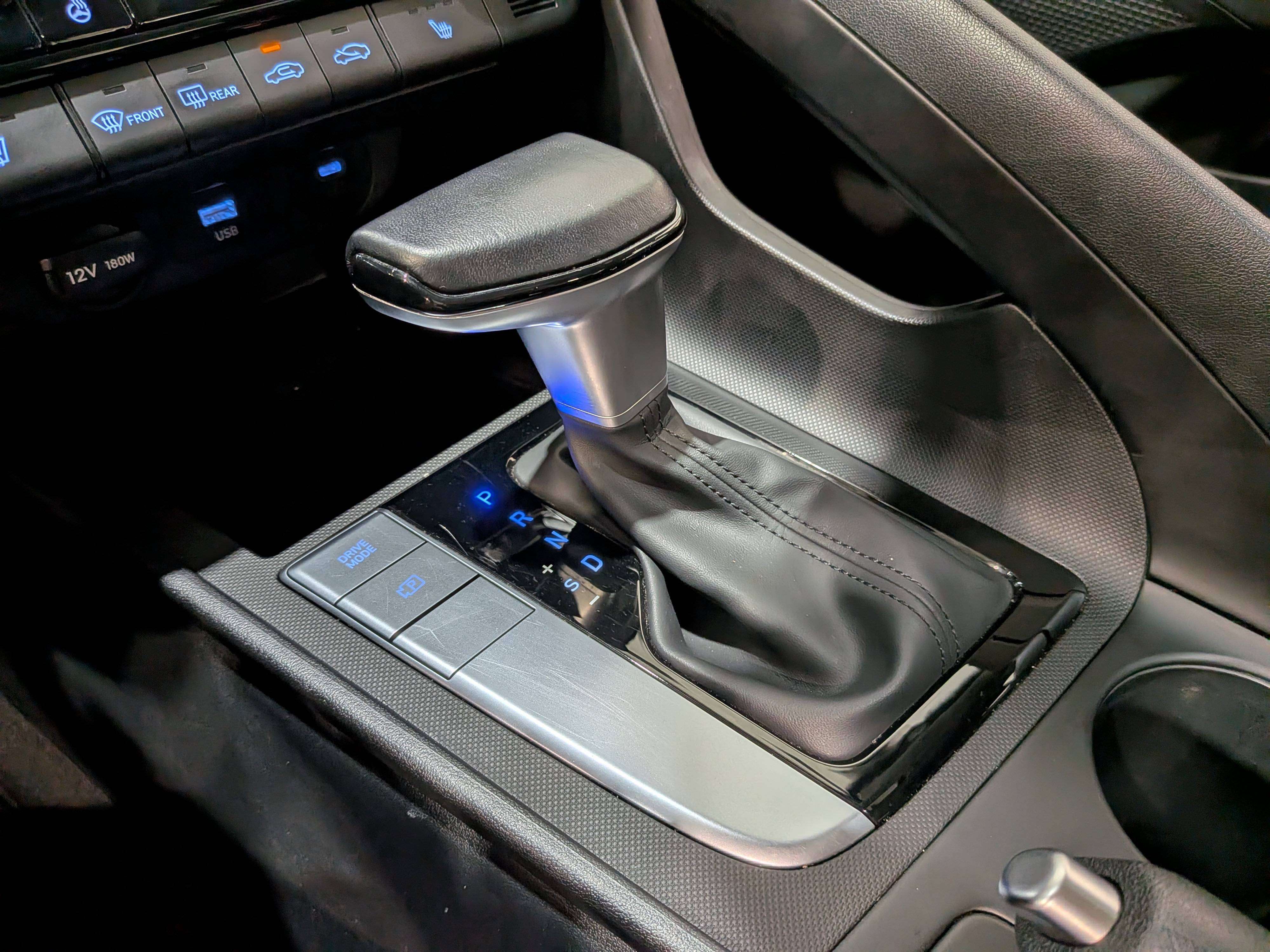 Hyundai Elantra 2025