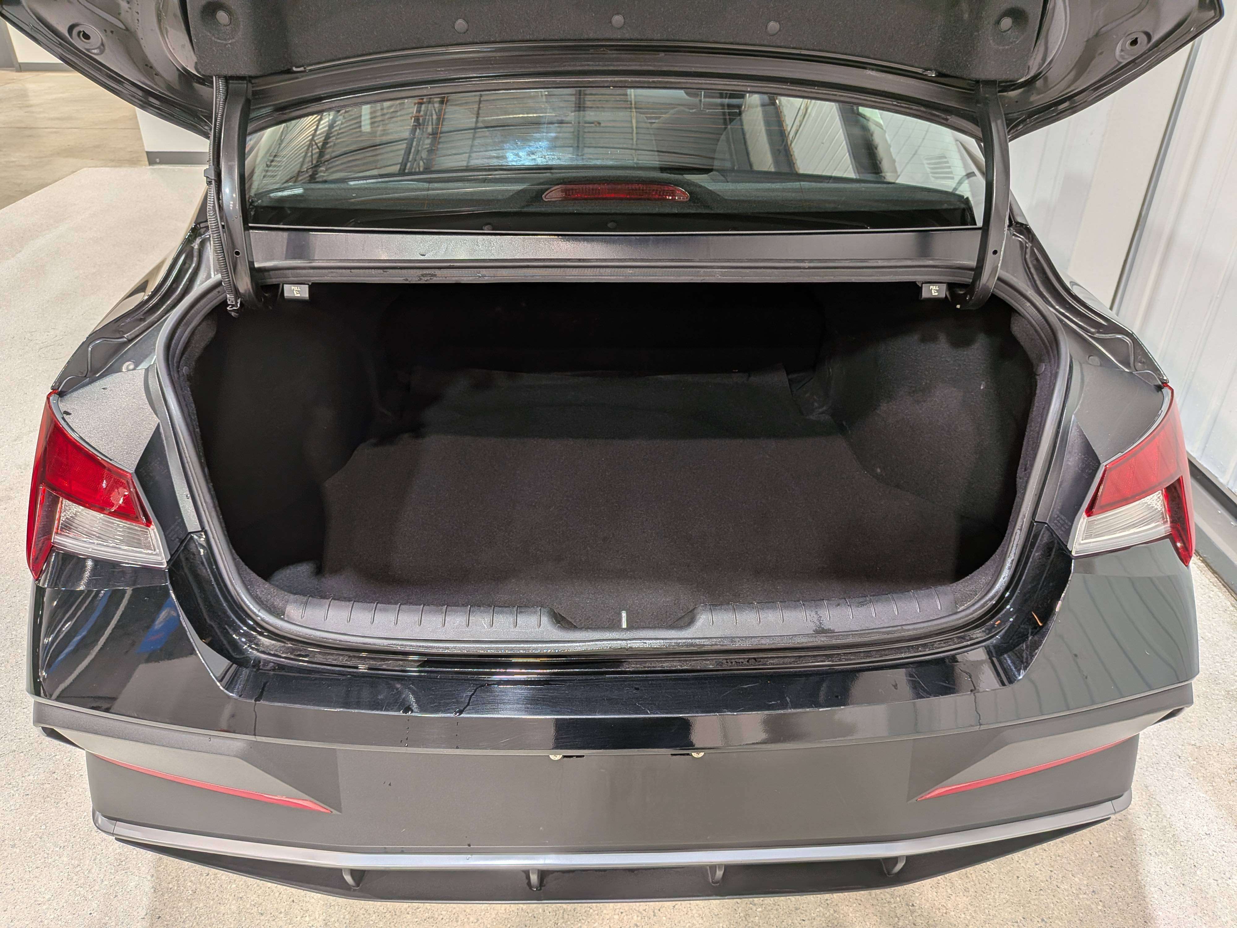 Hyundai Elantra 2025