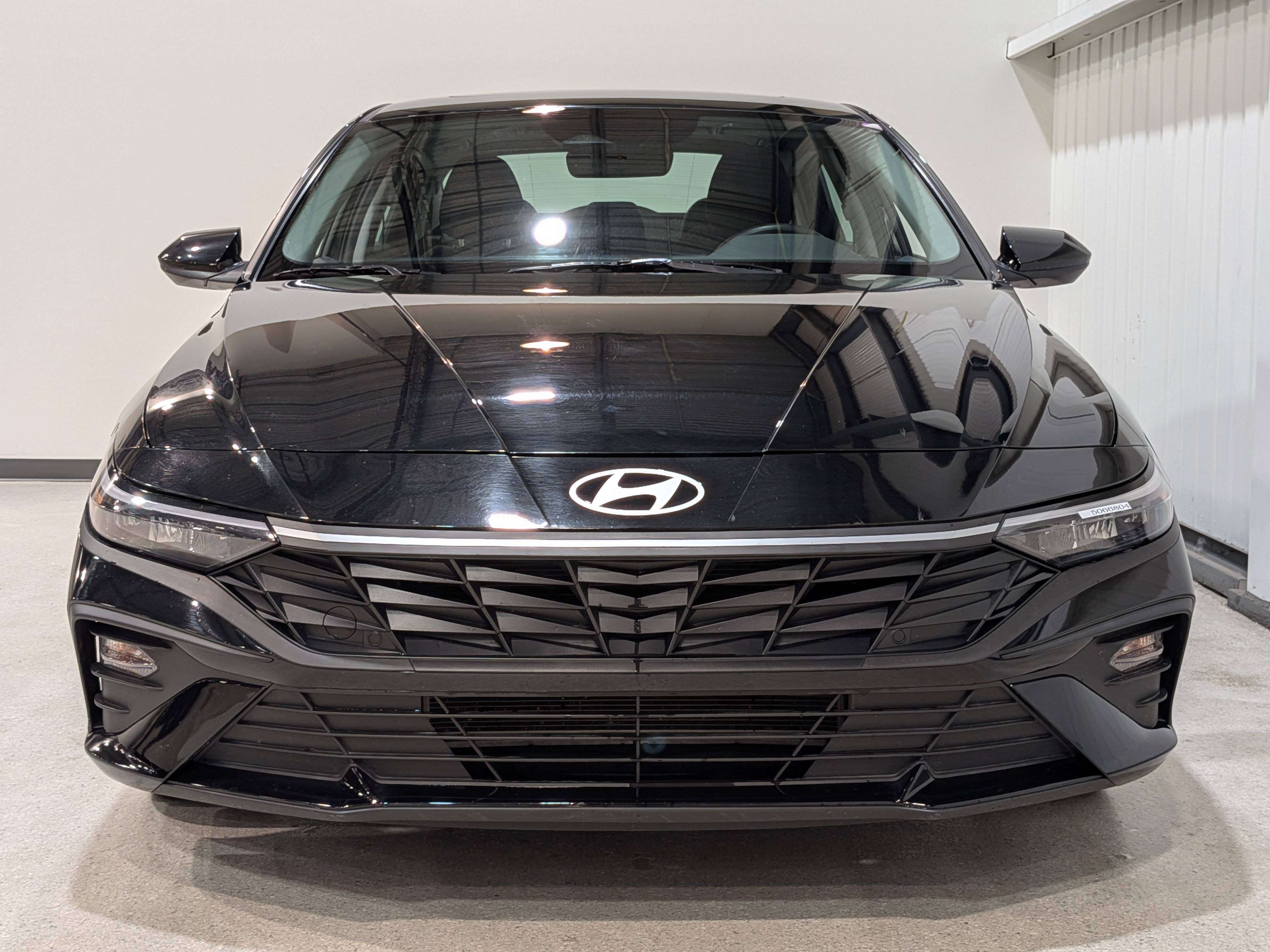 2025 Hyundai Elantra Preferred, Carplay, Volant chauffant, Navigation — снимка 1