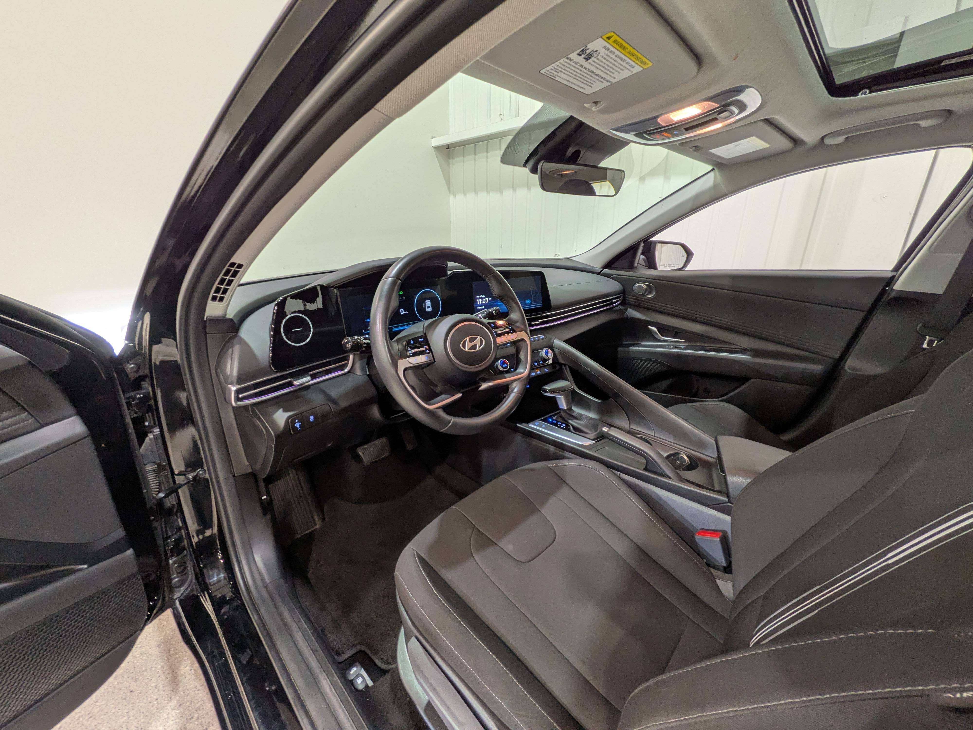 Hyundai Elantra 2025