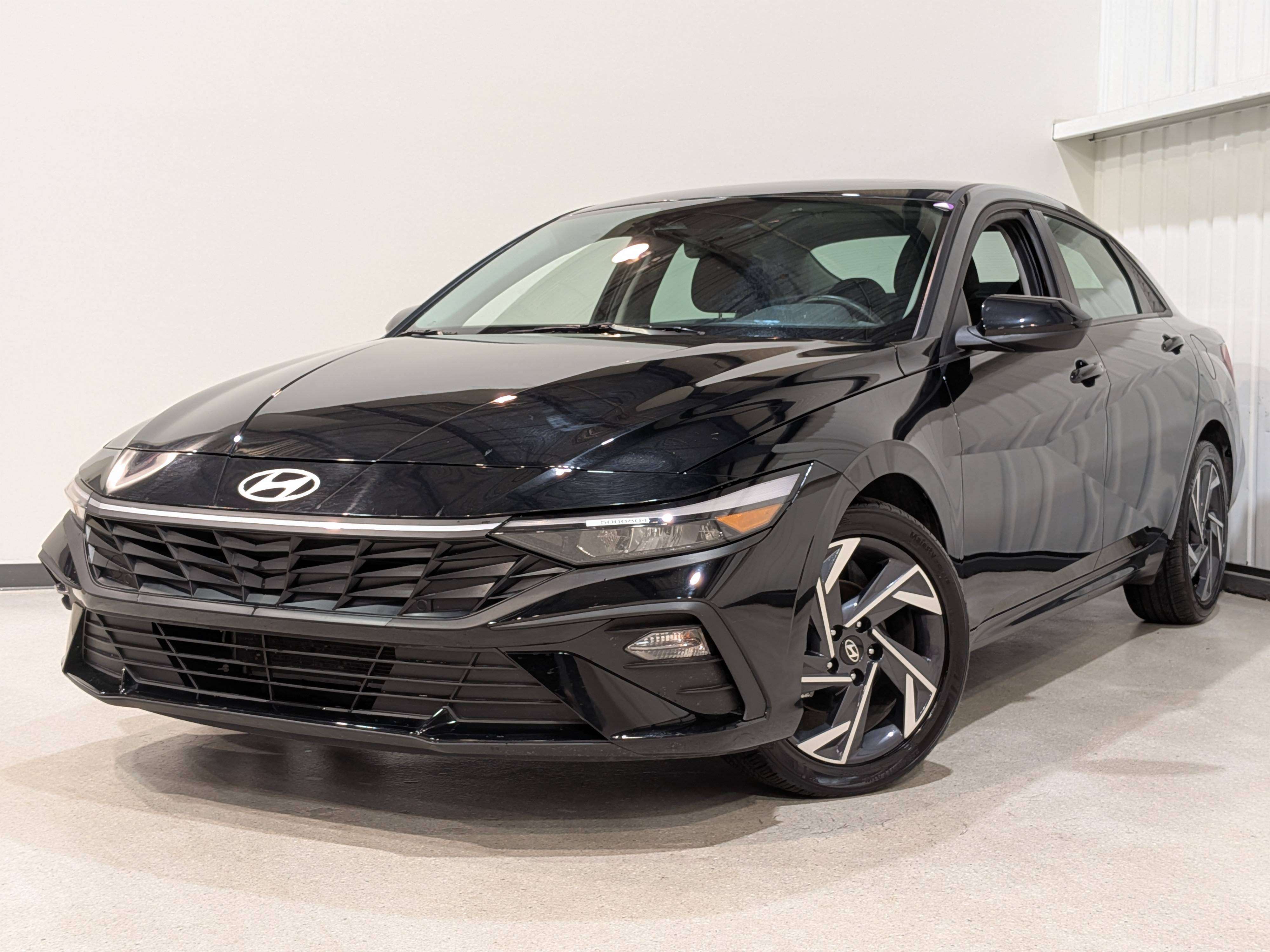2025 Hyundai Elantra Preferred, Carplay, Volant chauffant, Navigation