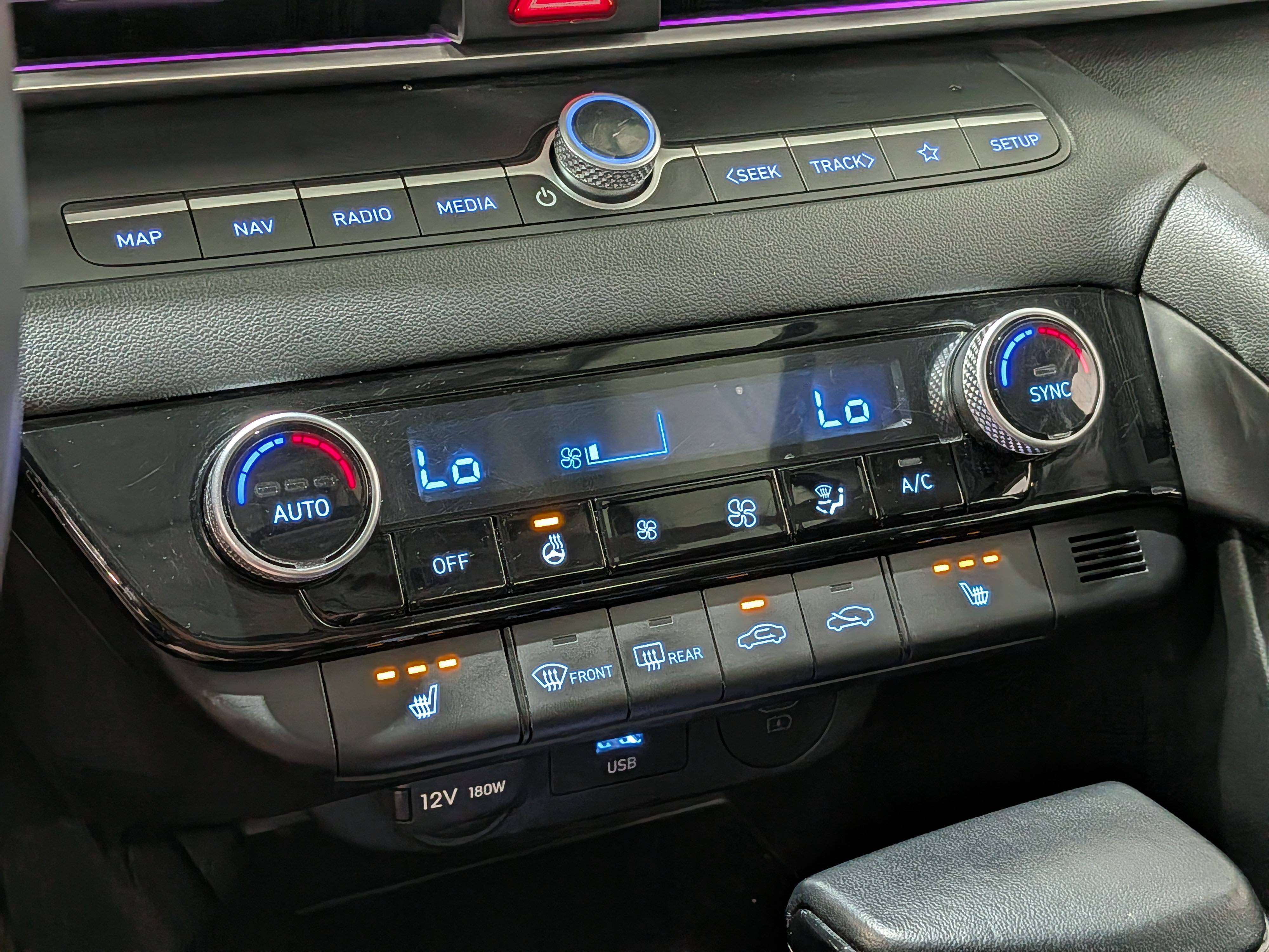 Hyundai Elantra 2025