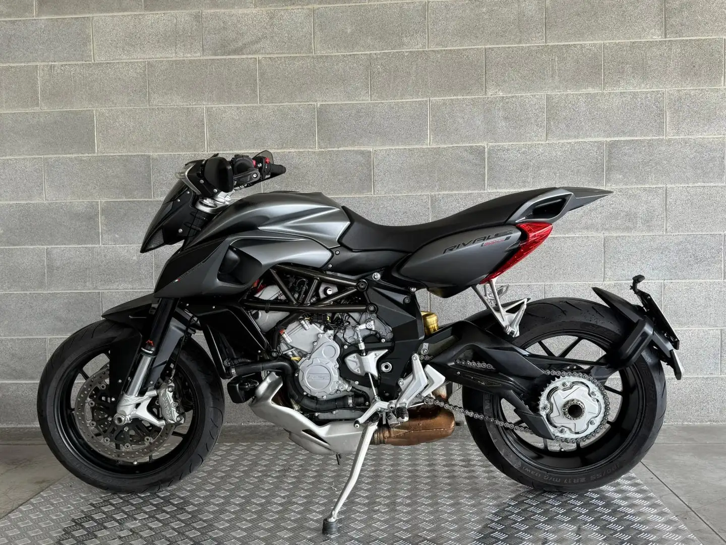 MV Agusta Rivale 800 CAMPAGNA PROVA RISCATTA O RENDI. Gris - 2