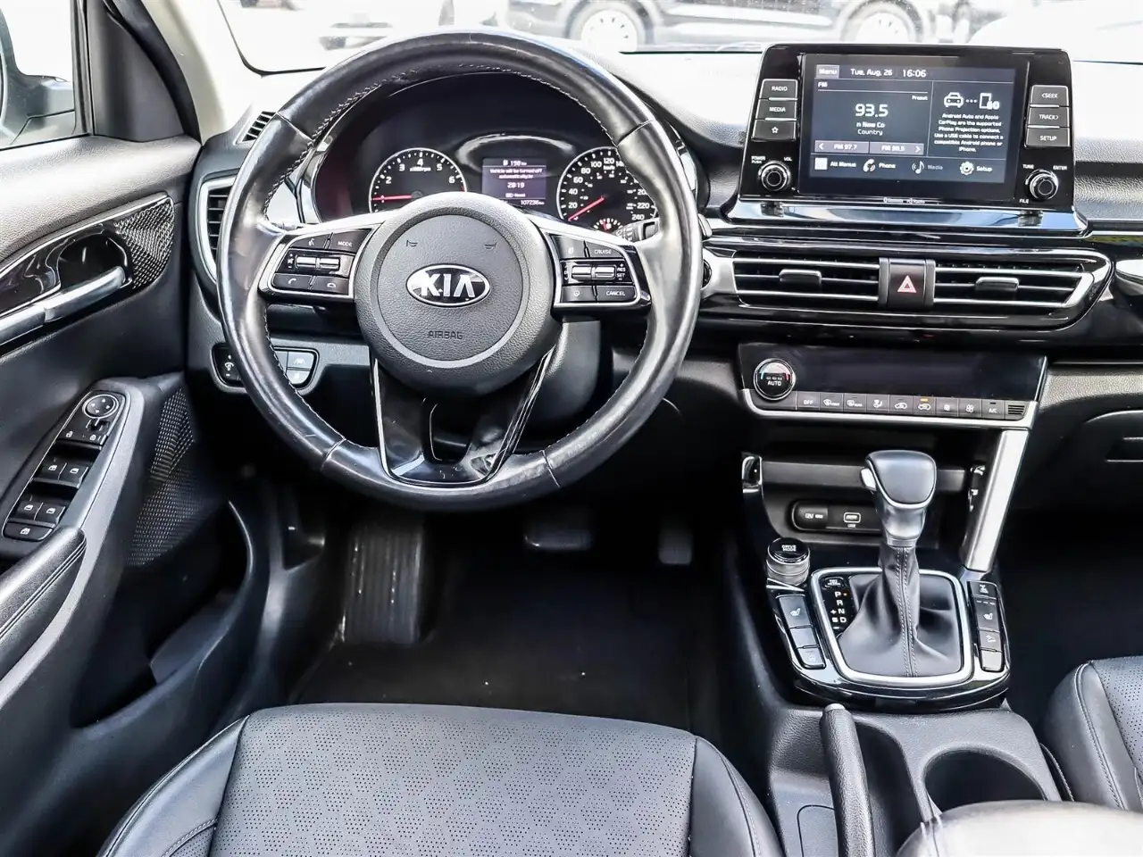 Kia Seltos снимка Kia Seltos