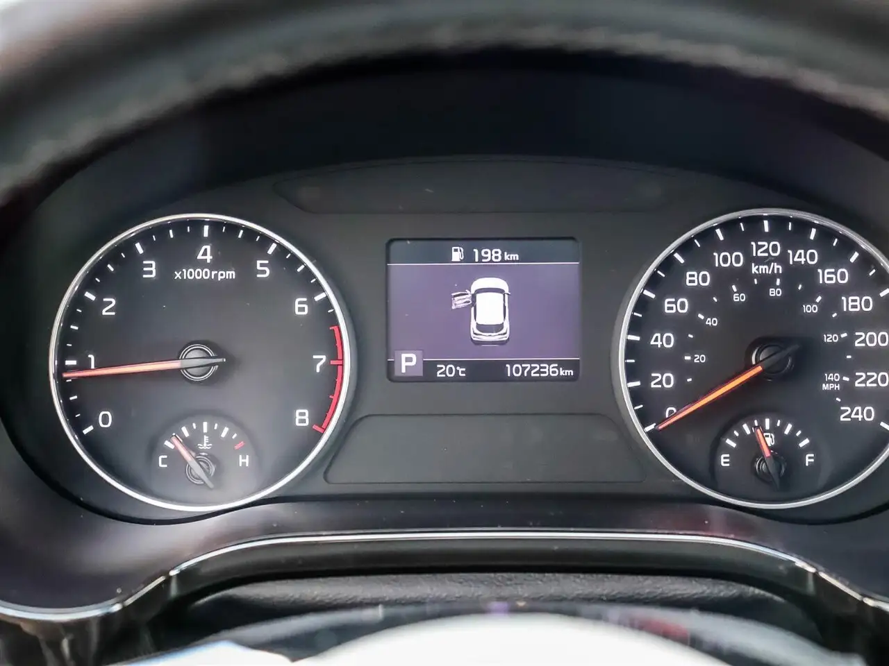 Kia Seltos снимка Kia Seltos