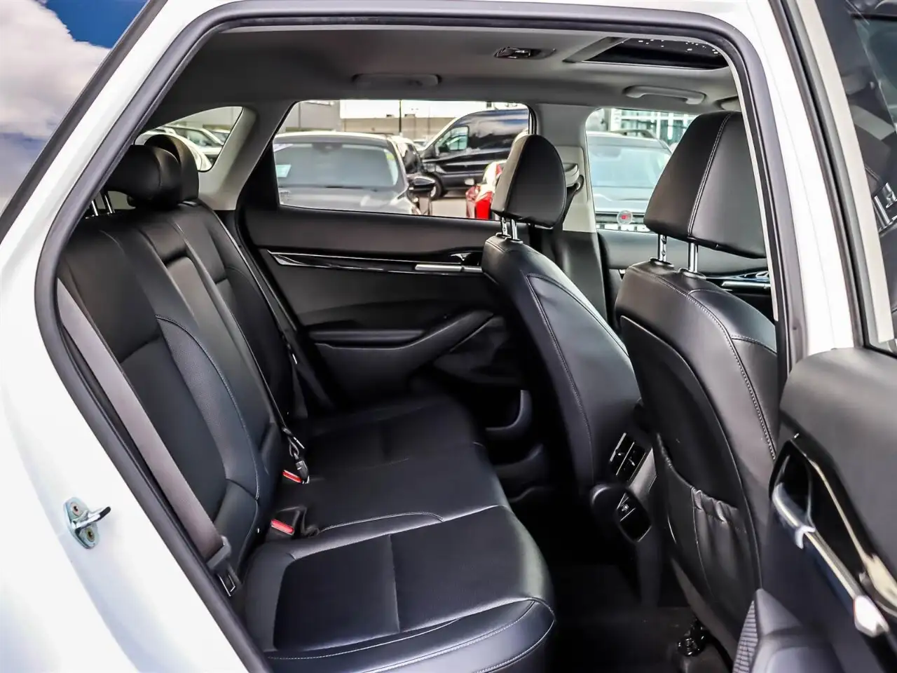 Kia Seltos снимка Kia Seltos