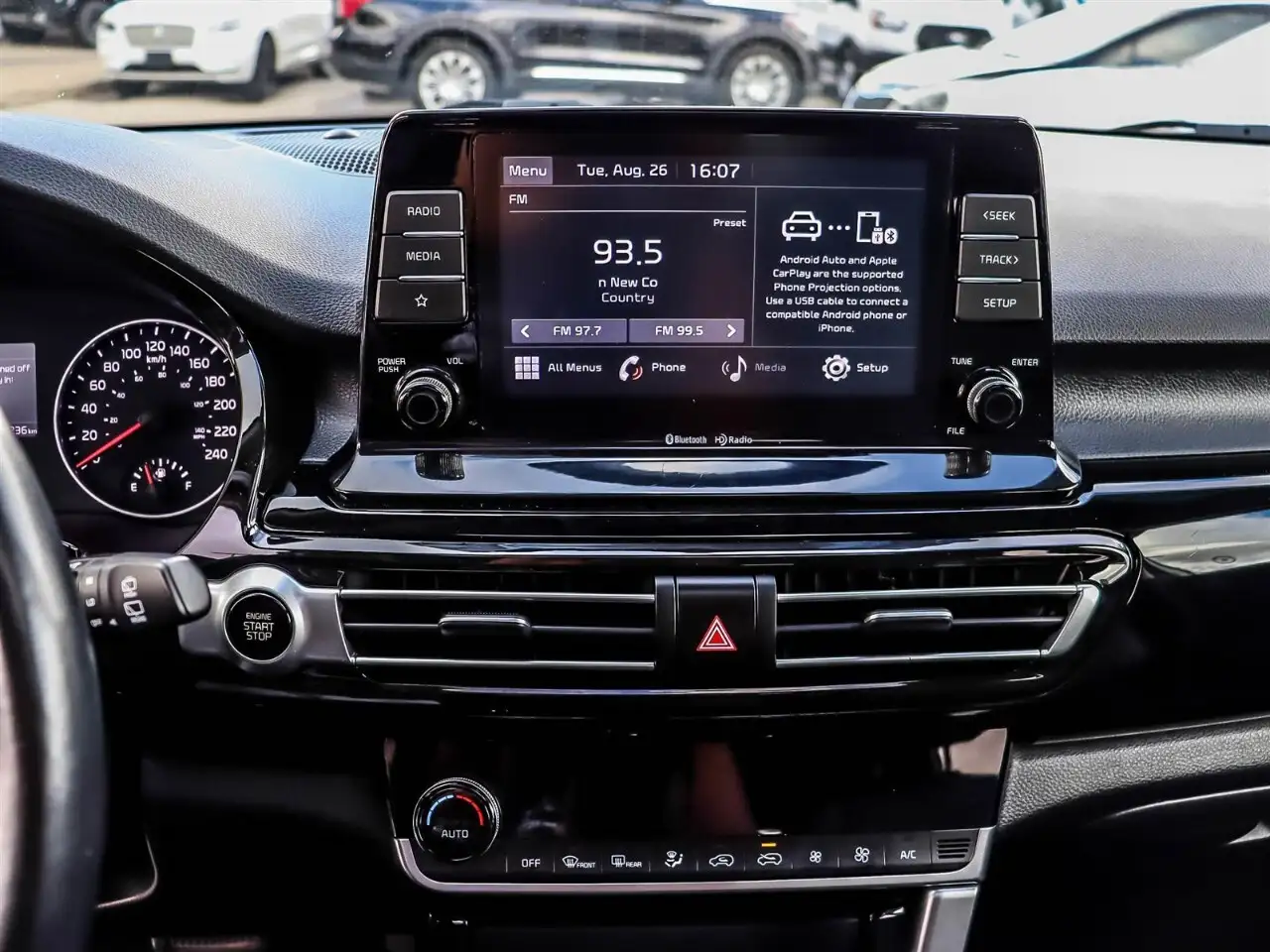 Kia Seltos снимка Kia Seltos