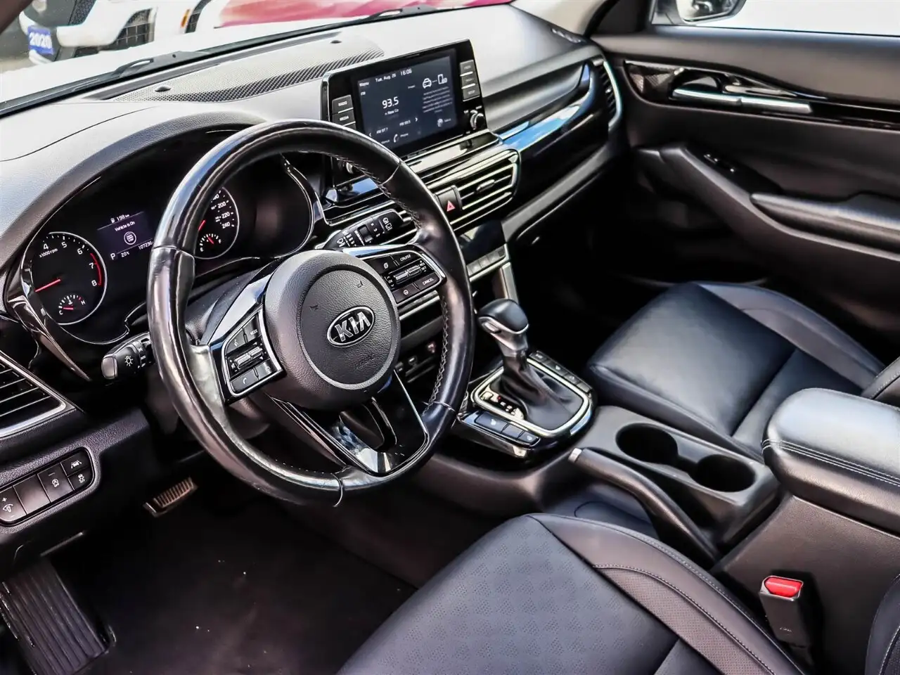 Kia Seltos снимка Kia Seltos