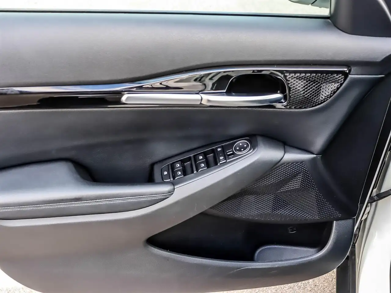 Kia Seltos снимка Kia Seltos