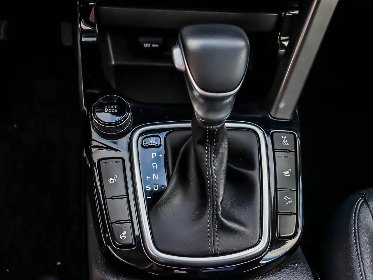 Kia Seltos снимка Kia Seltos