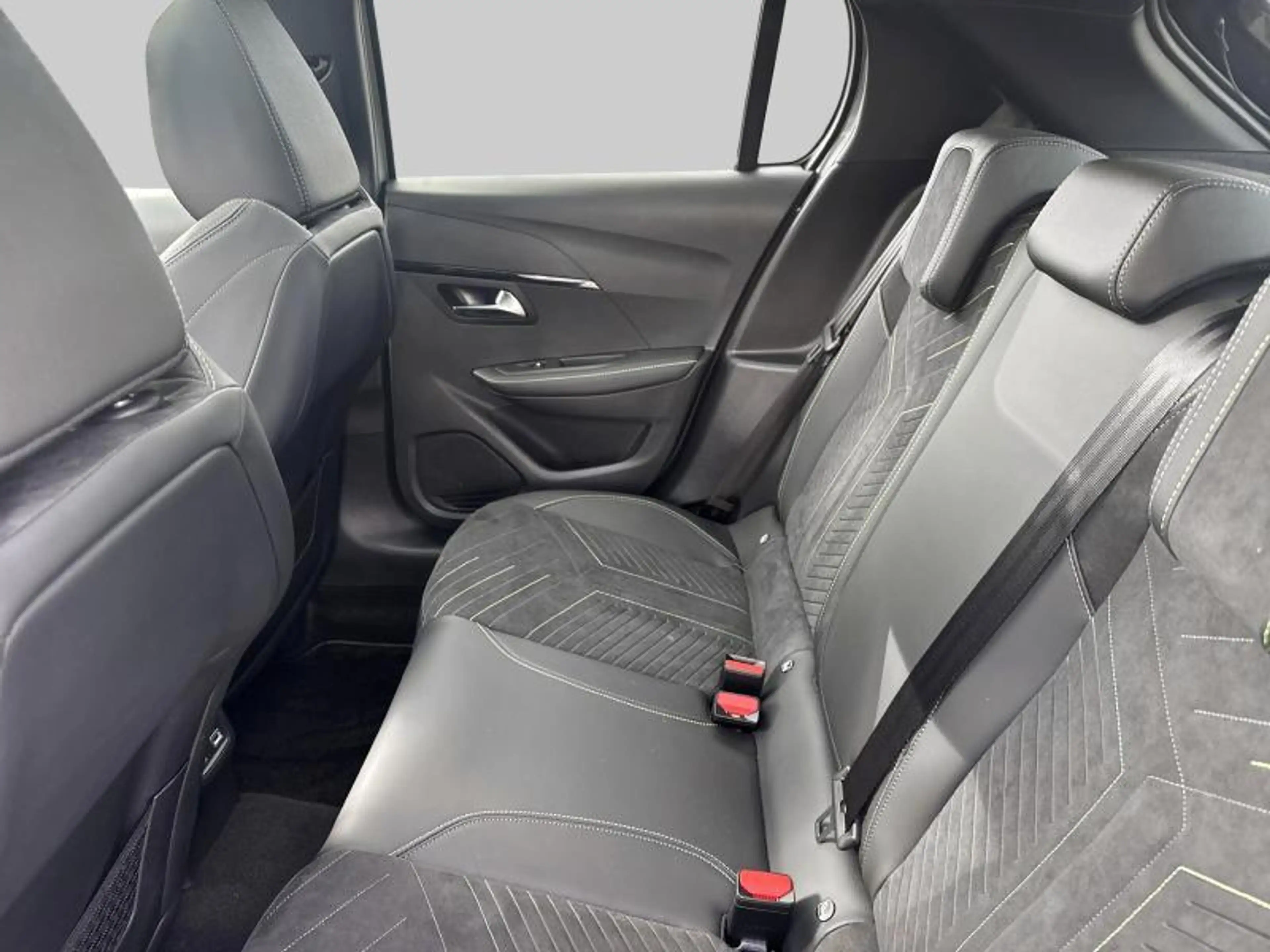 Peugeot 208 GT 1.2 Hybrid 136 e-DSC6 — photo 12
