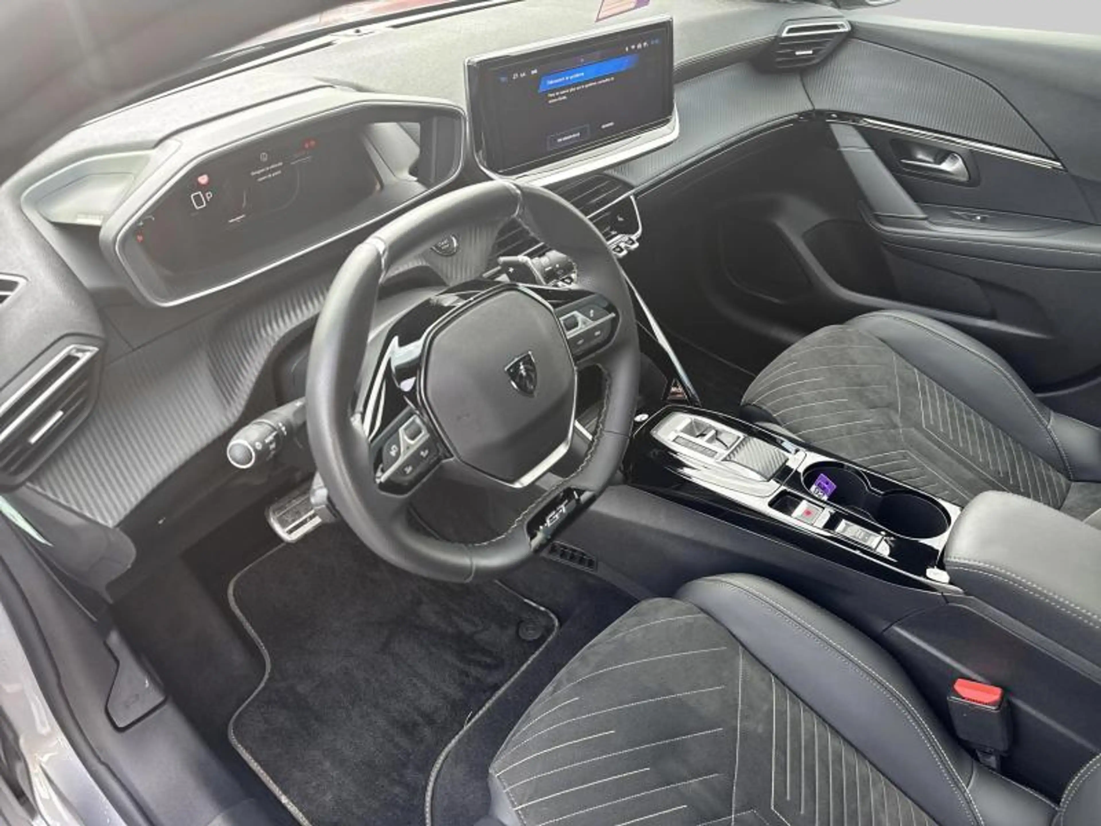 Peugeot 208 GT 1.2 Hybrid 136 e-DSC6 — photo 11