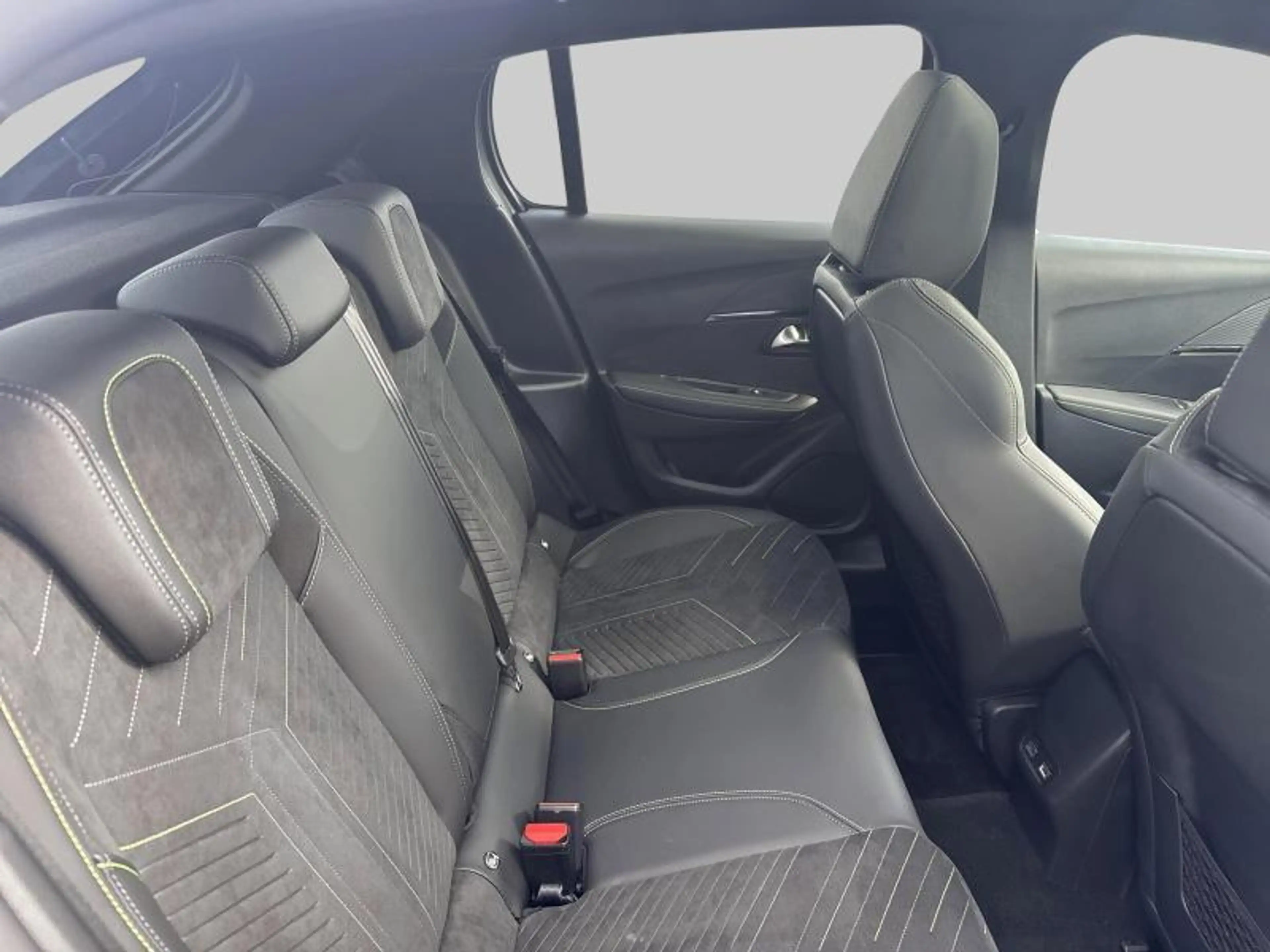Peugeot 208 GT 1.2 Hybrid 136 e-DSC6 — photo 10