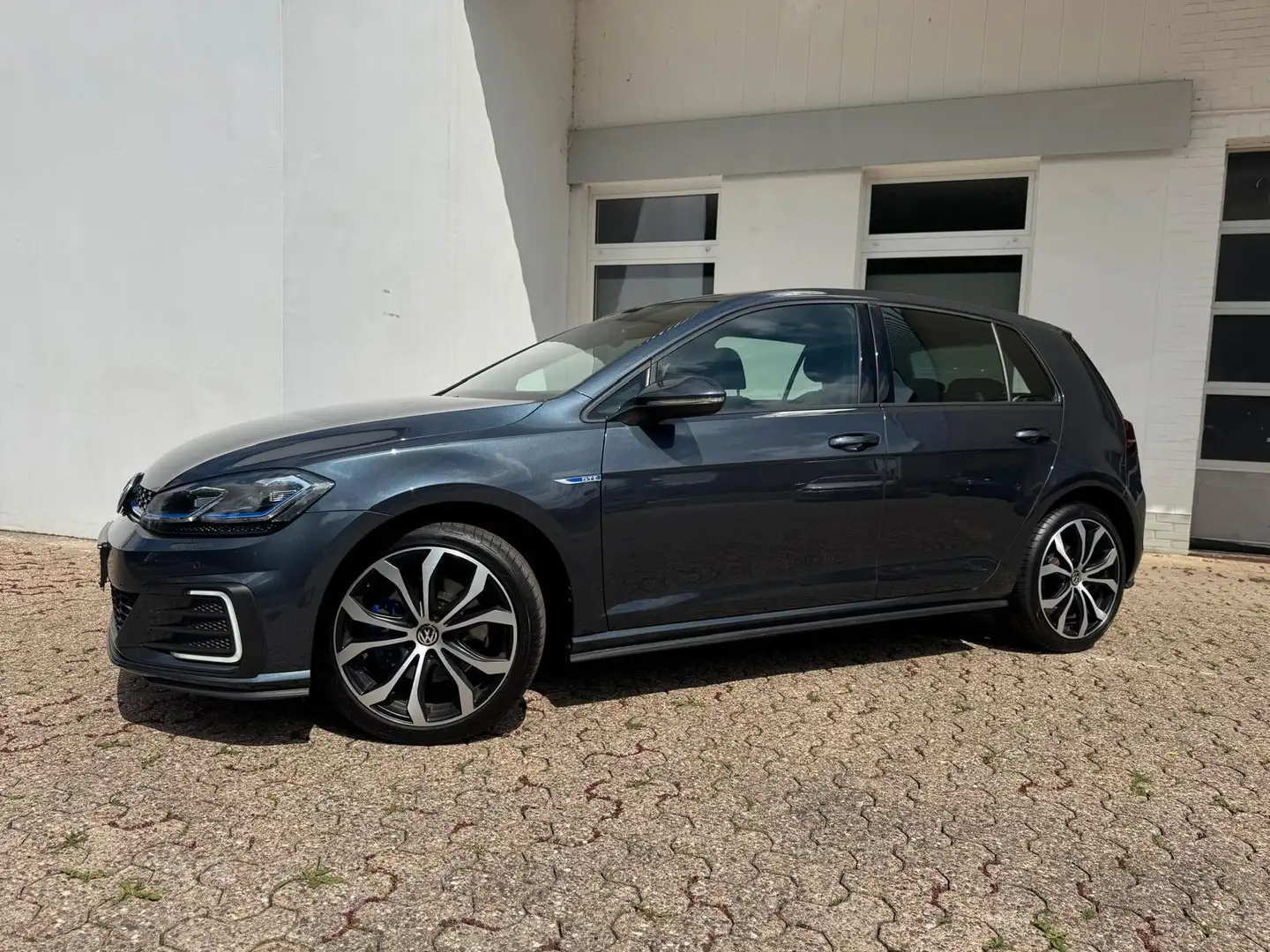 Volkswagen Golf VII 1.4 TSI Lim. GTE LED Virtual Kamera TOP Blauw - 2