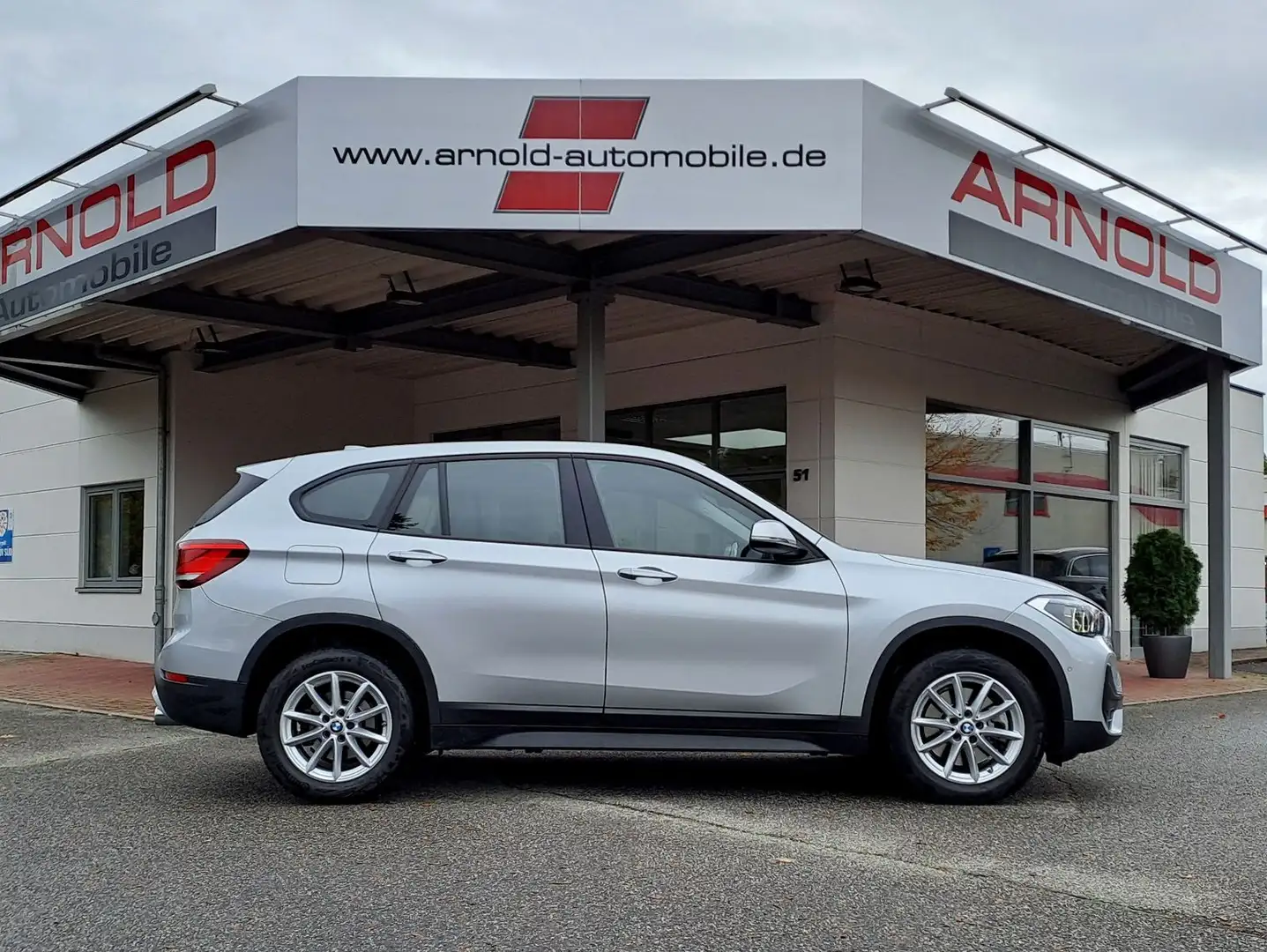 BMW X1 sDrive20i Steptronic DCT (1. Hand,unfallfrei) Argent - 2