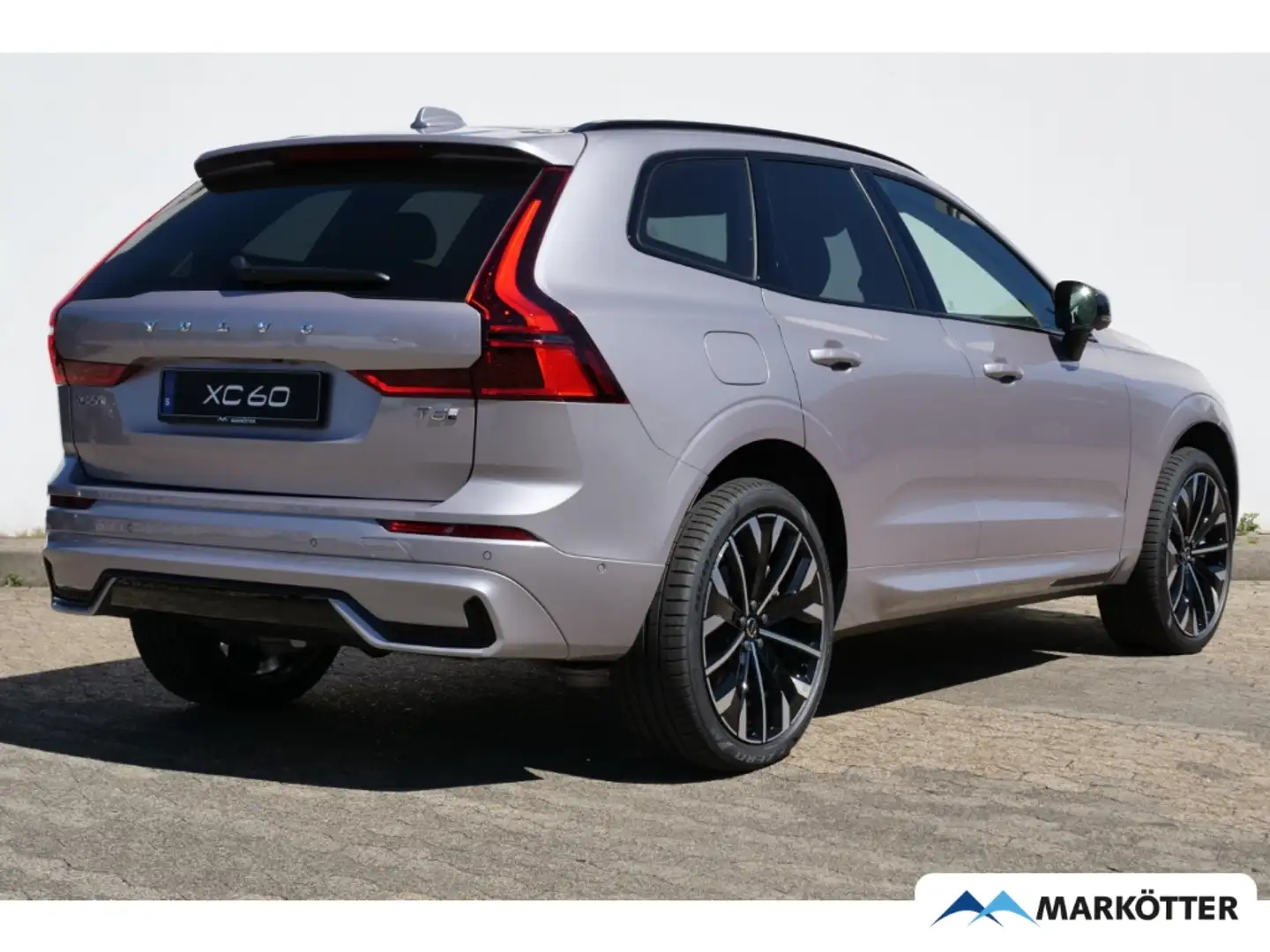 Volvo XC60 T8 AWD Ultra Dark Plug-In Hybrid/Massagesitze Silber - 2