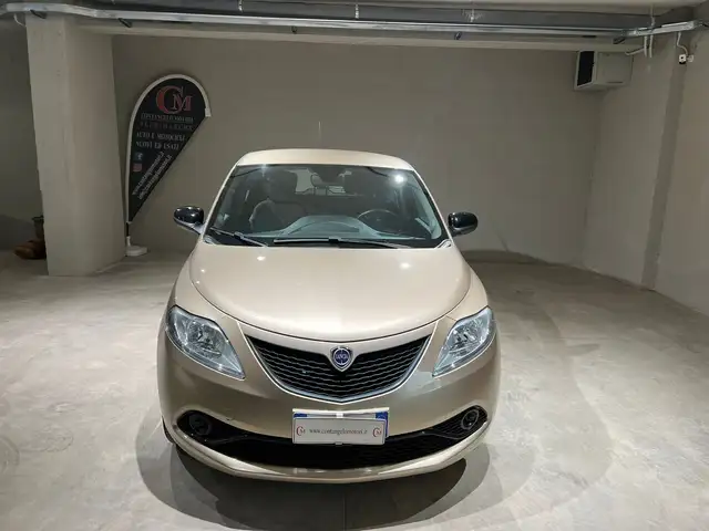 Lancia Ypsilon Ypsilon III 2015 1.2 Gold 69cv my16