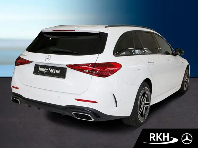 Mercedes-Benz C-Class view 3