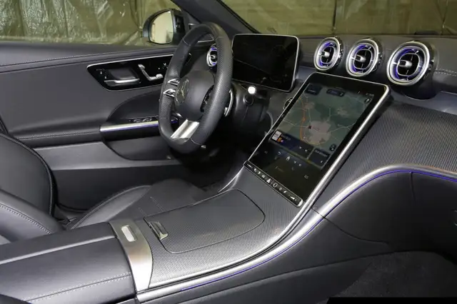 Mercedes-Benz C-Class view 8