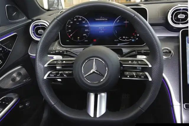 Mercedes-Benz C-Class view 13