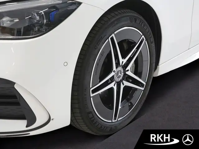 Mercedes-Benz C-Class view 5