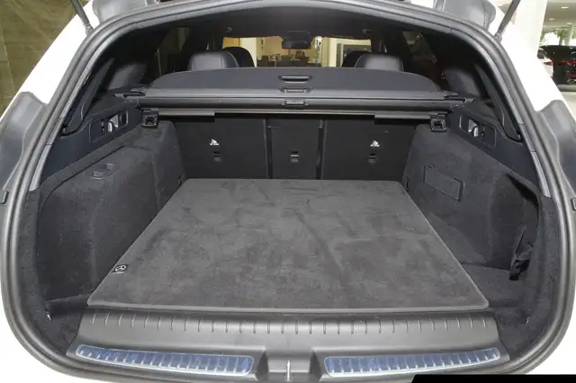 Mercedes-Benz C-Class view 15