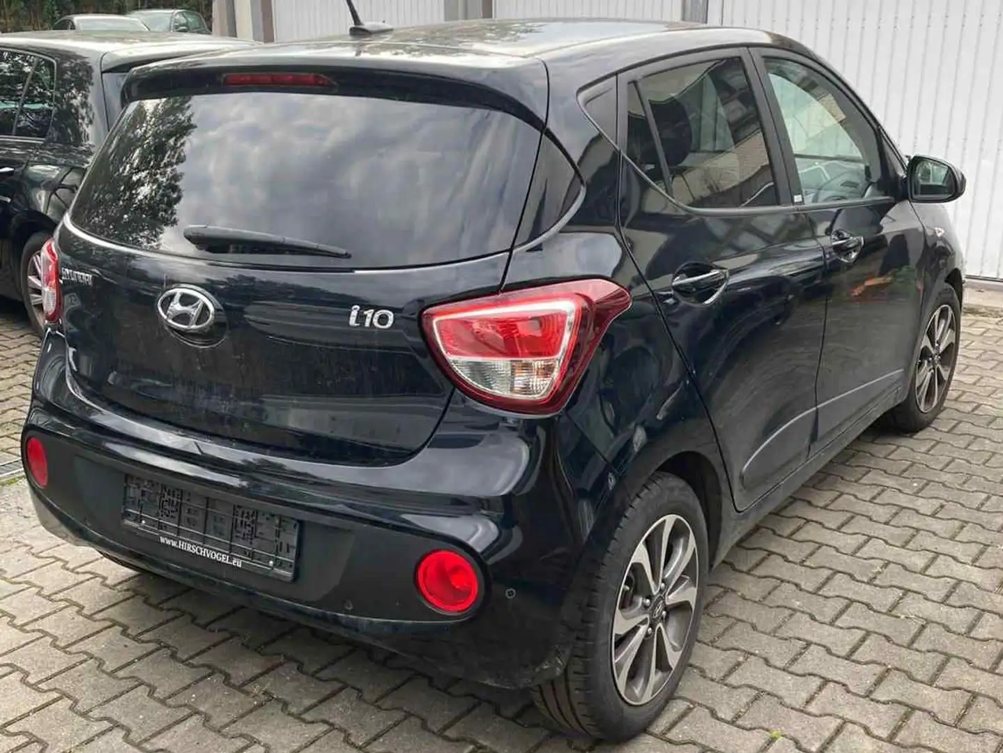 Hyundai i10 Passion Schwarz - 2